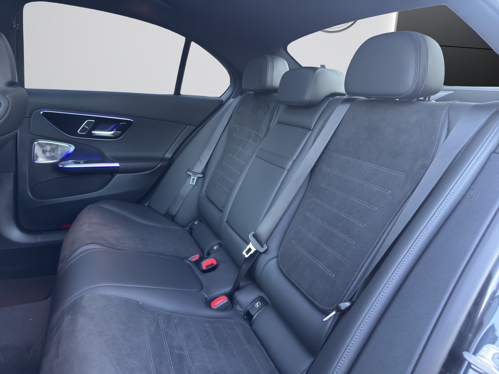 MERCEDES-BENZ C 300 4 Matic-image-13