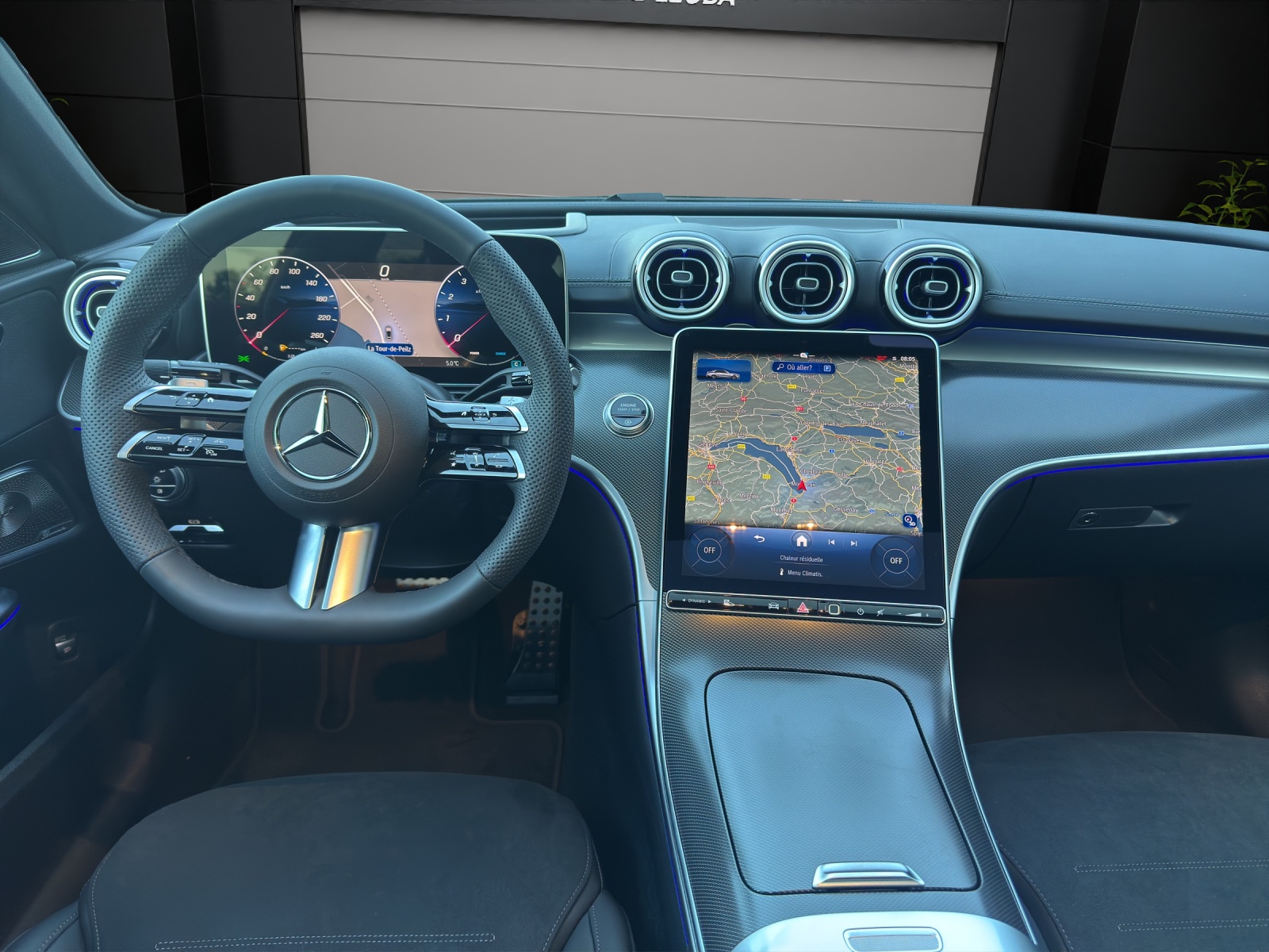 MERCEDES-BENZ C 300 4 Matic-image-10