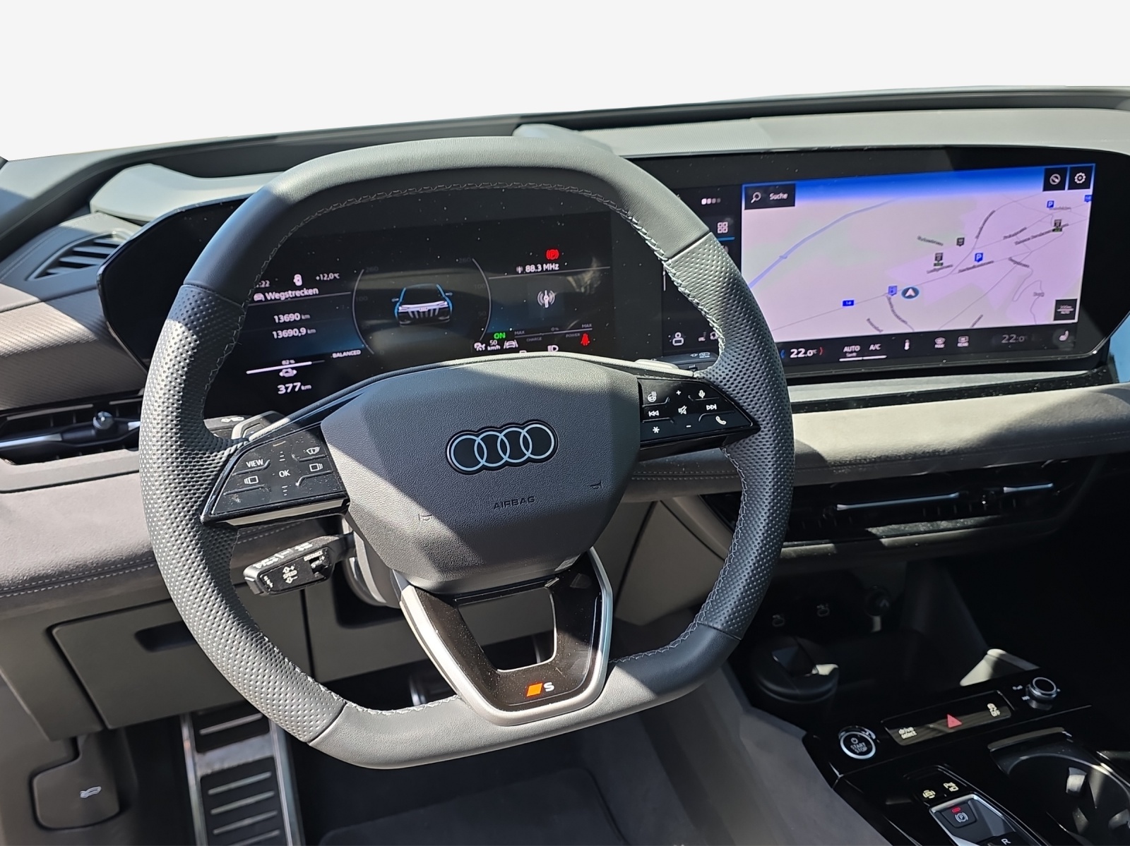 AUDI Q6 e-tron quattro-image-8