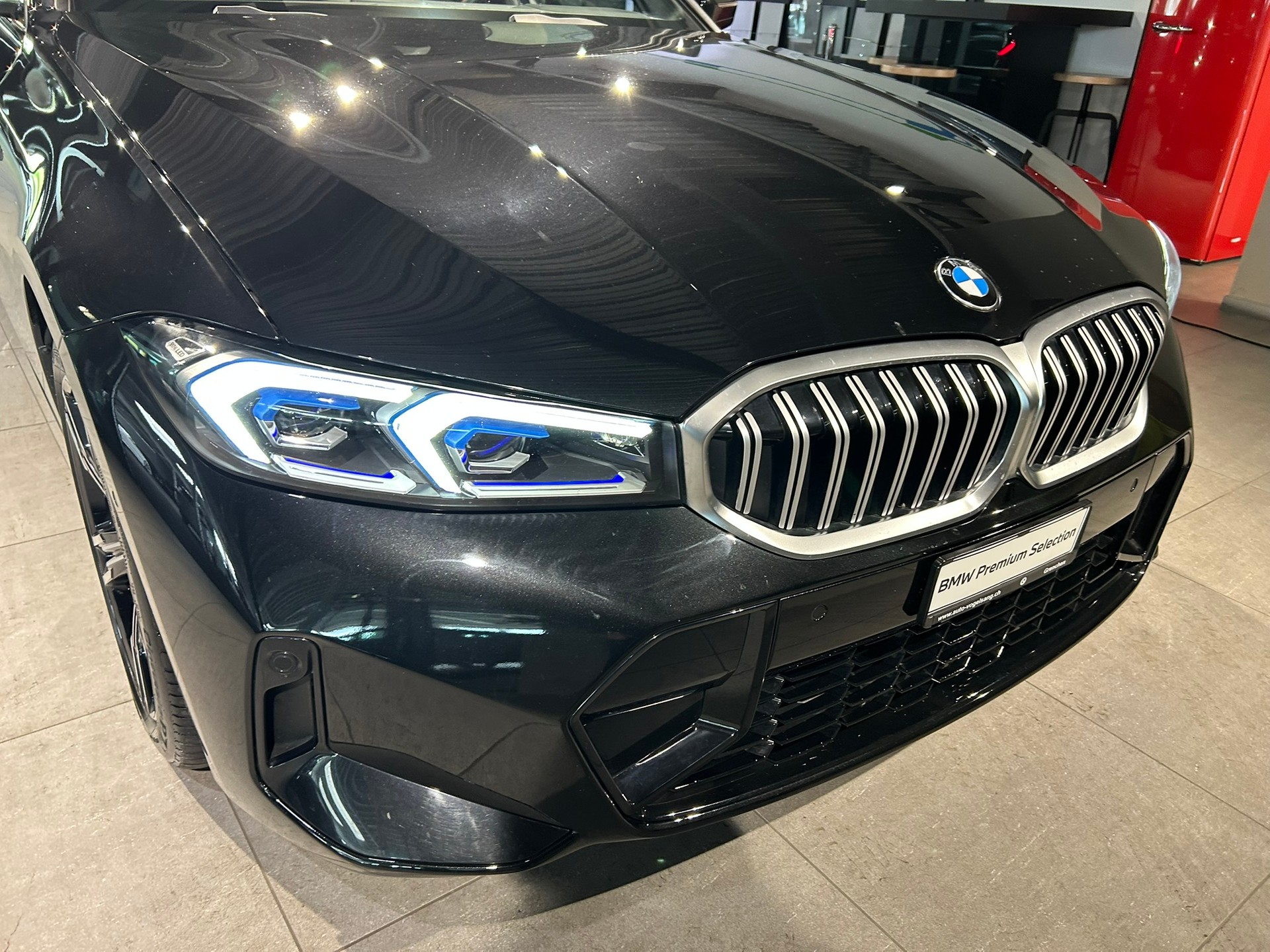 BMW 330d xDrive 48V Touring Steptronic M Sport-image-13