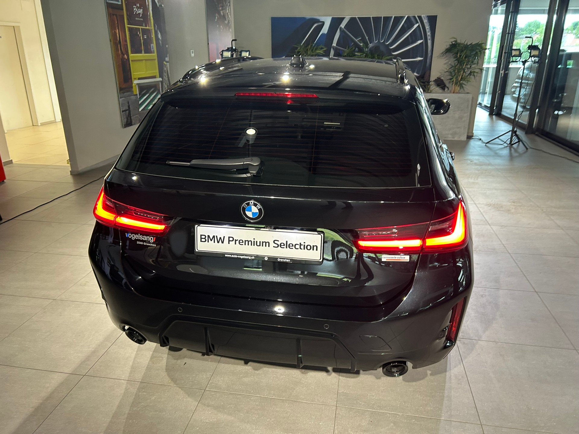 BMW 330d xDrive 48V Touring Steptronic M Sport-image-8