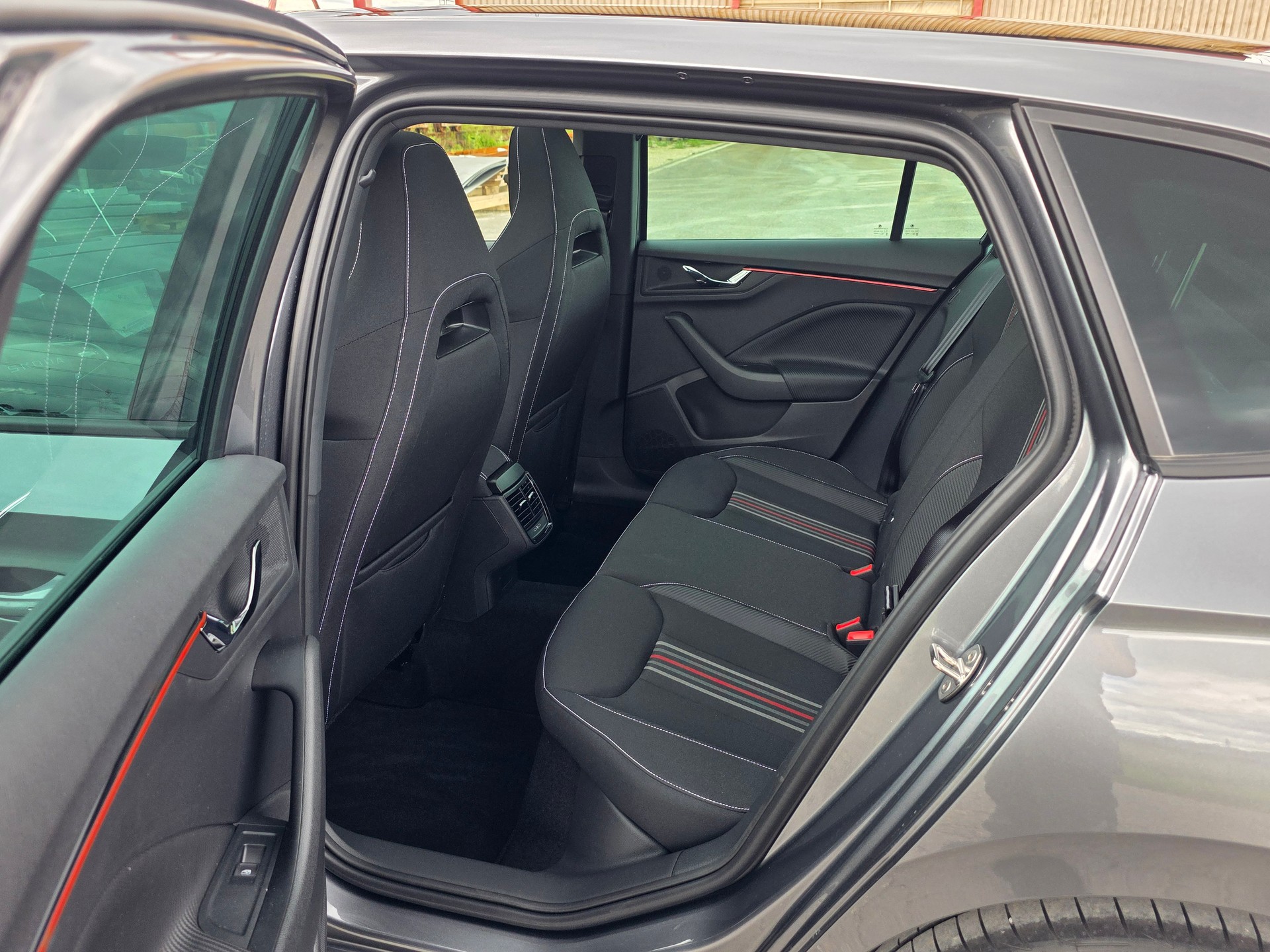 SKODA Scala 1.5 TSI Monte Carlo DSG-image-9