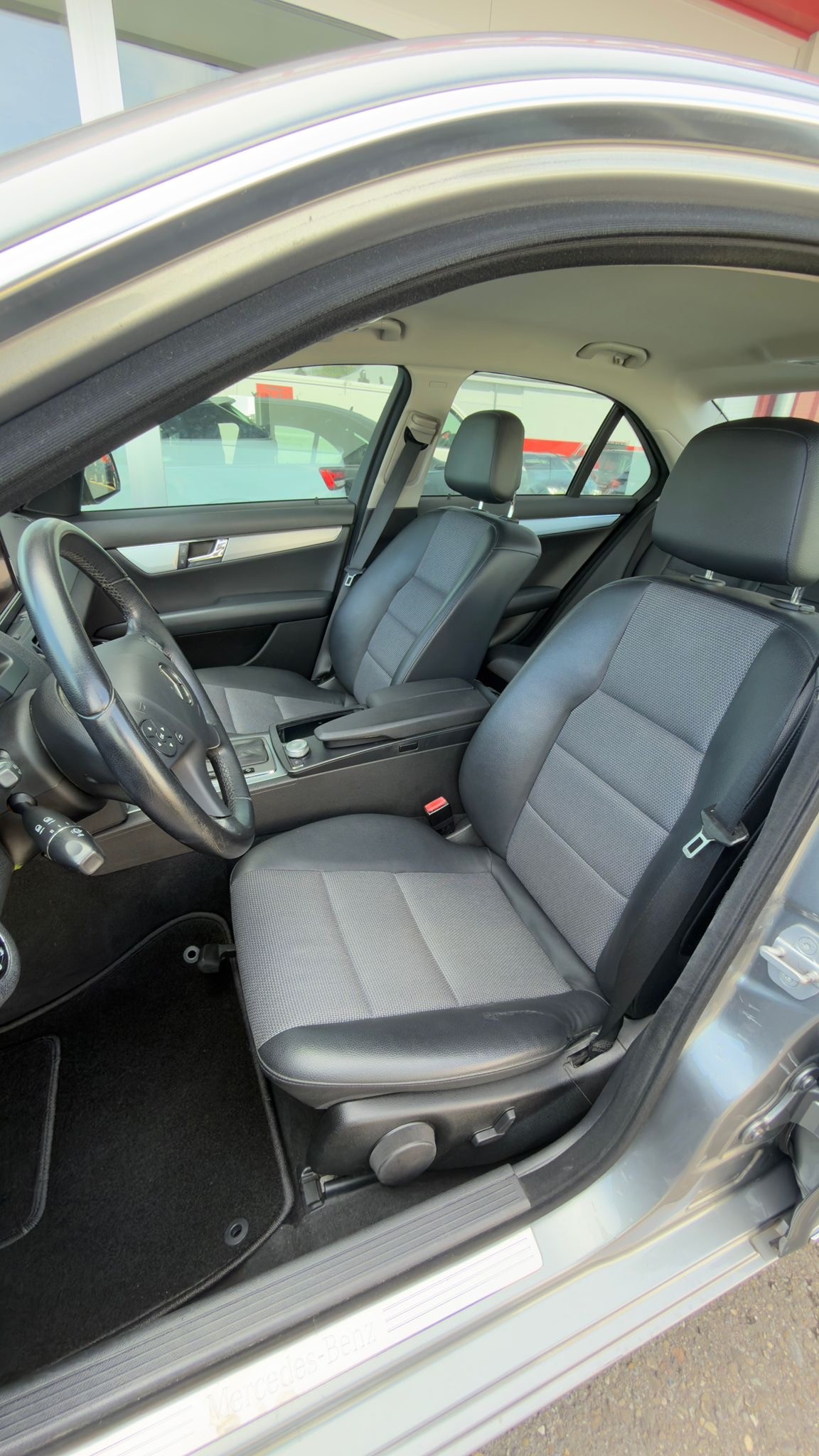 MERCEDES-BENZ C 230 Avantgarde 7G-Tronic-image-10
