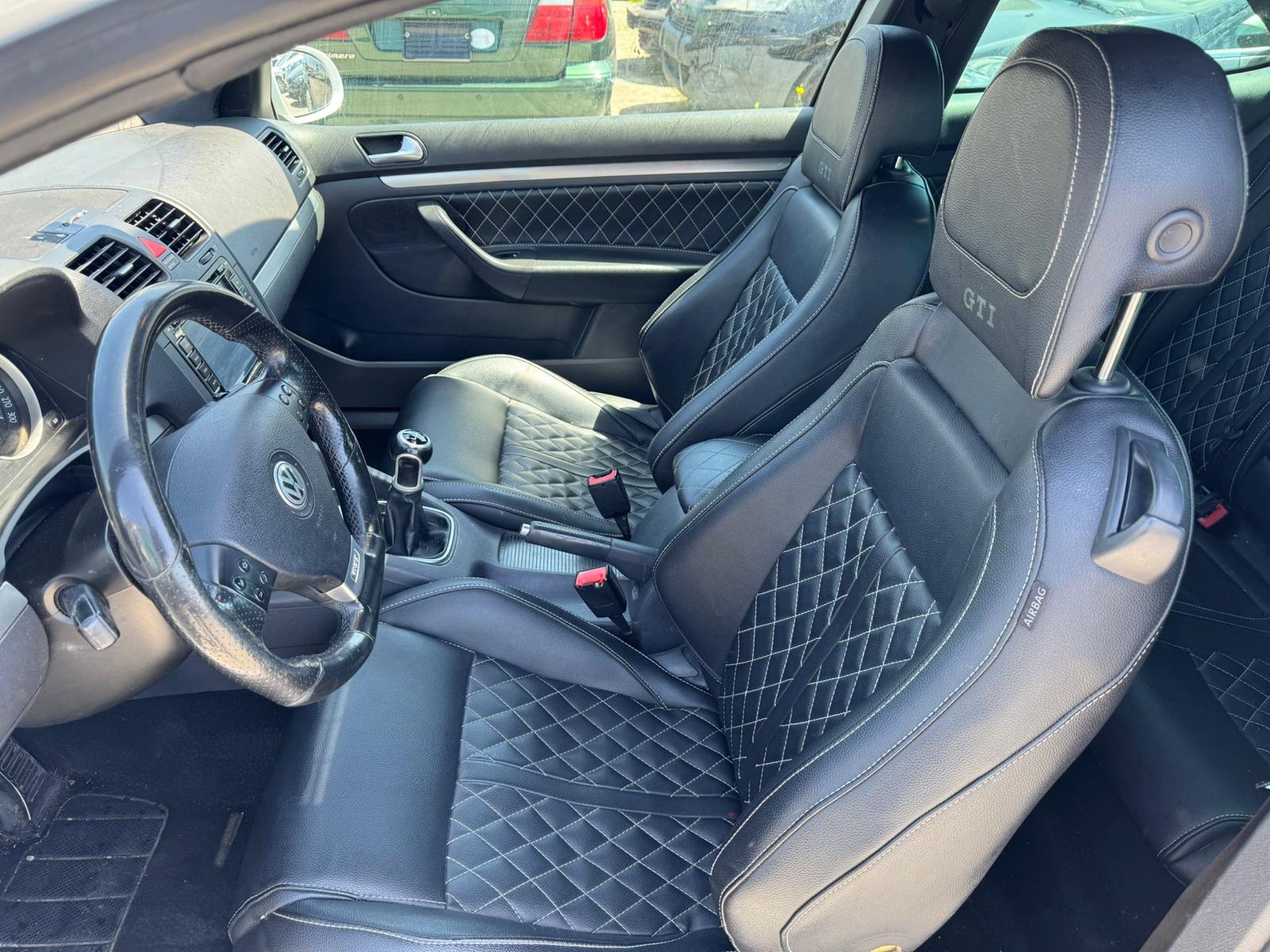 VW Golf 2.0 TFSI GTI-image-5