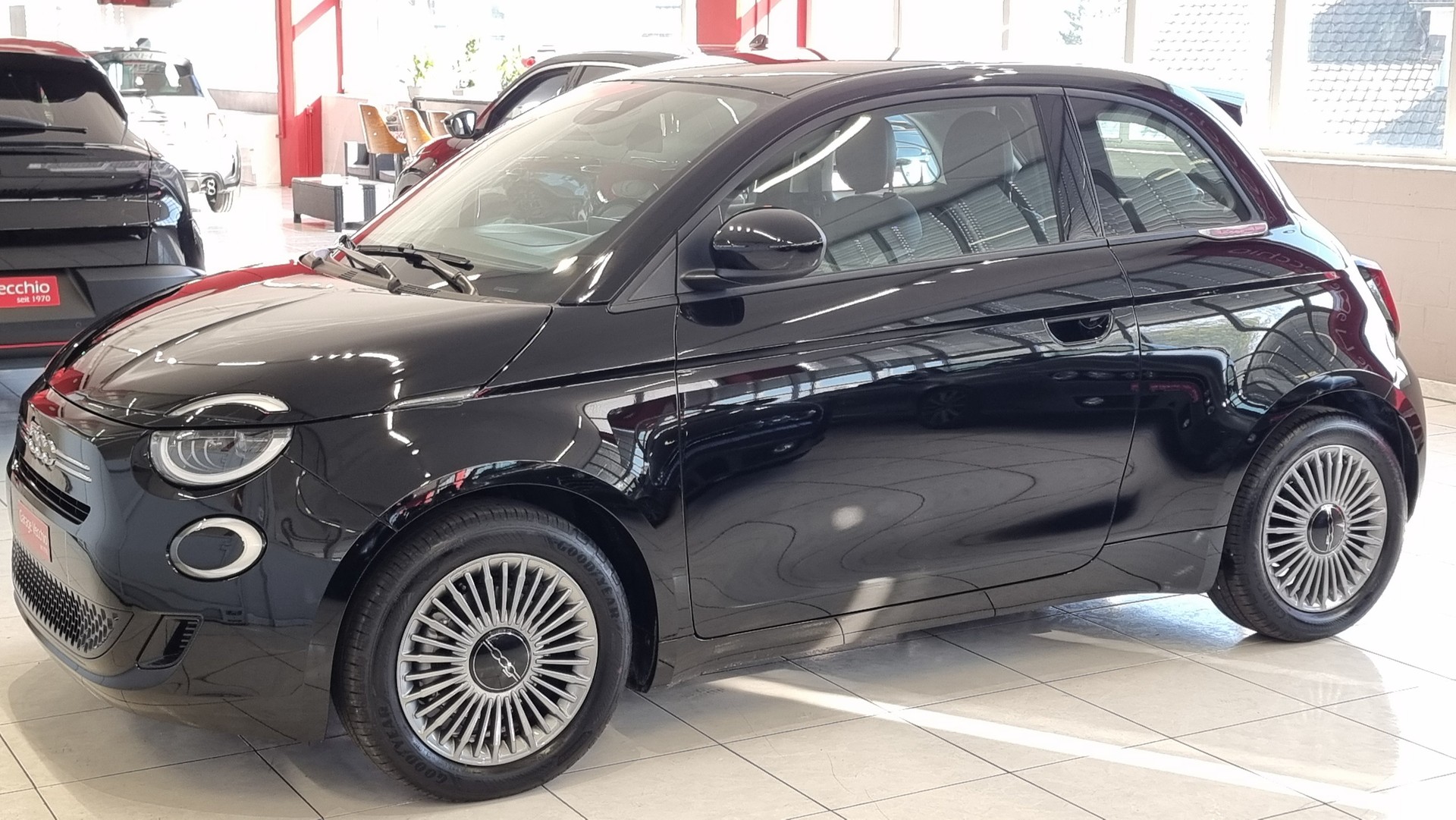 FIAT 500 1.0 Hybrid Torino-showroom-element-1