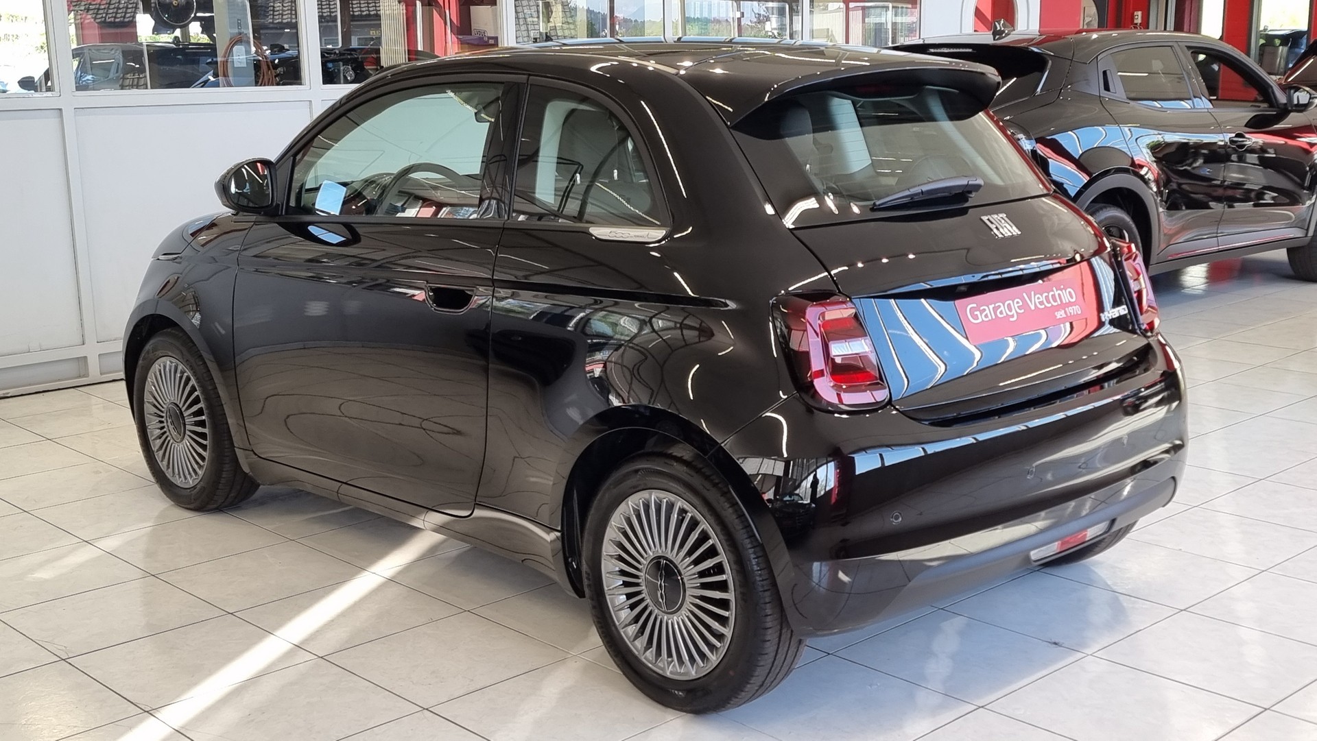FIAT 500 1.0 Hybrid Torino-showroom-element-3