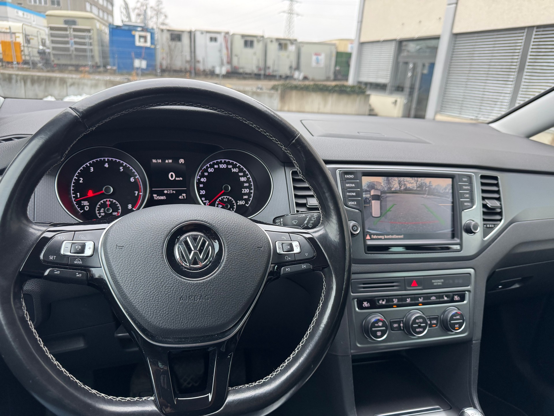 VW Golf Sportsvan 1.4 TSI Highline DSG-image-6