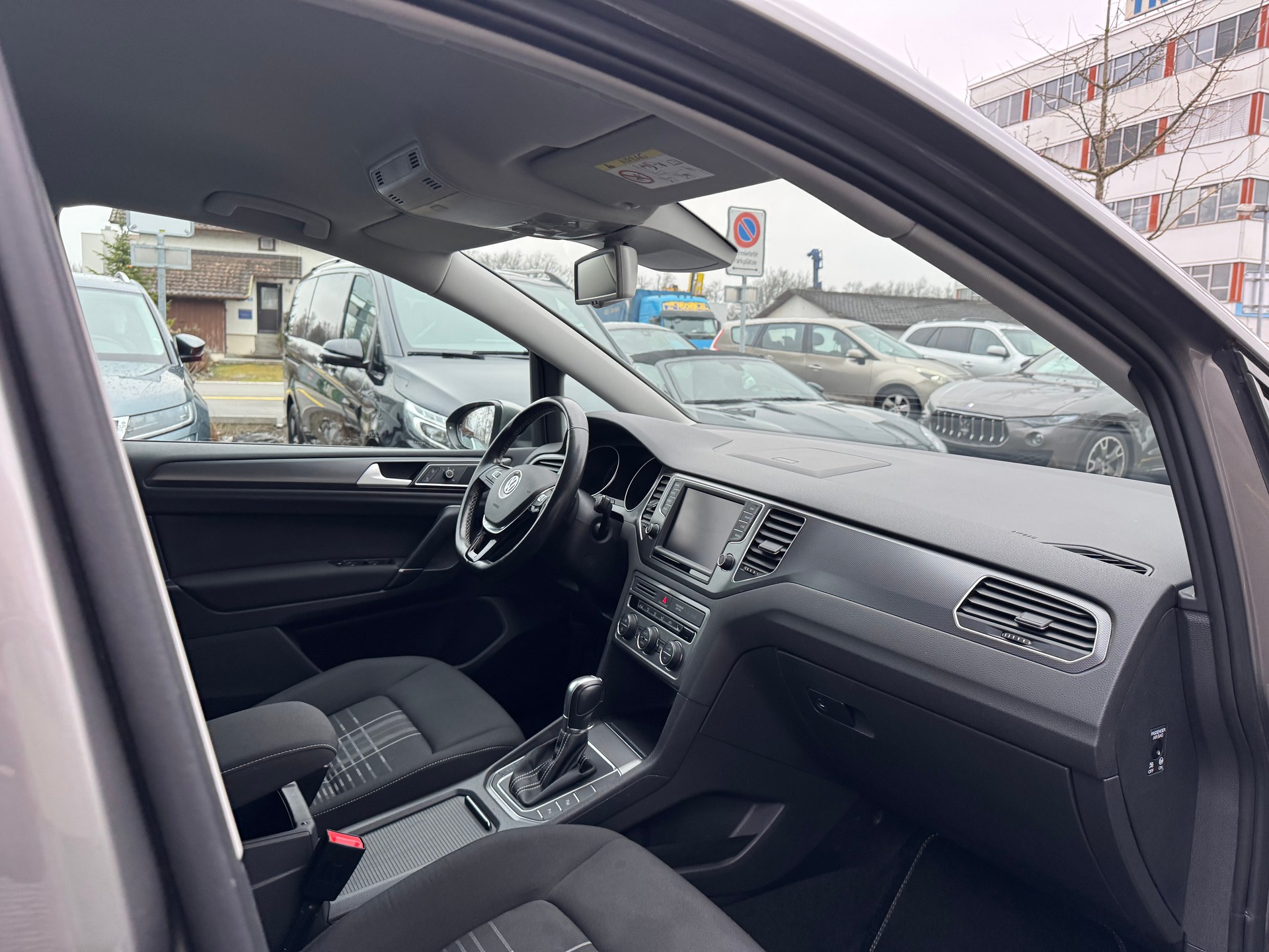 VW Golf Sportsvan 1.4 TSI Highline DSG-image-7