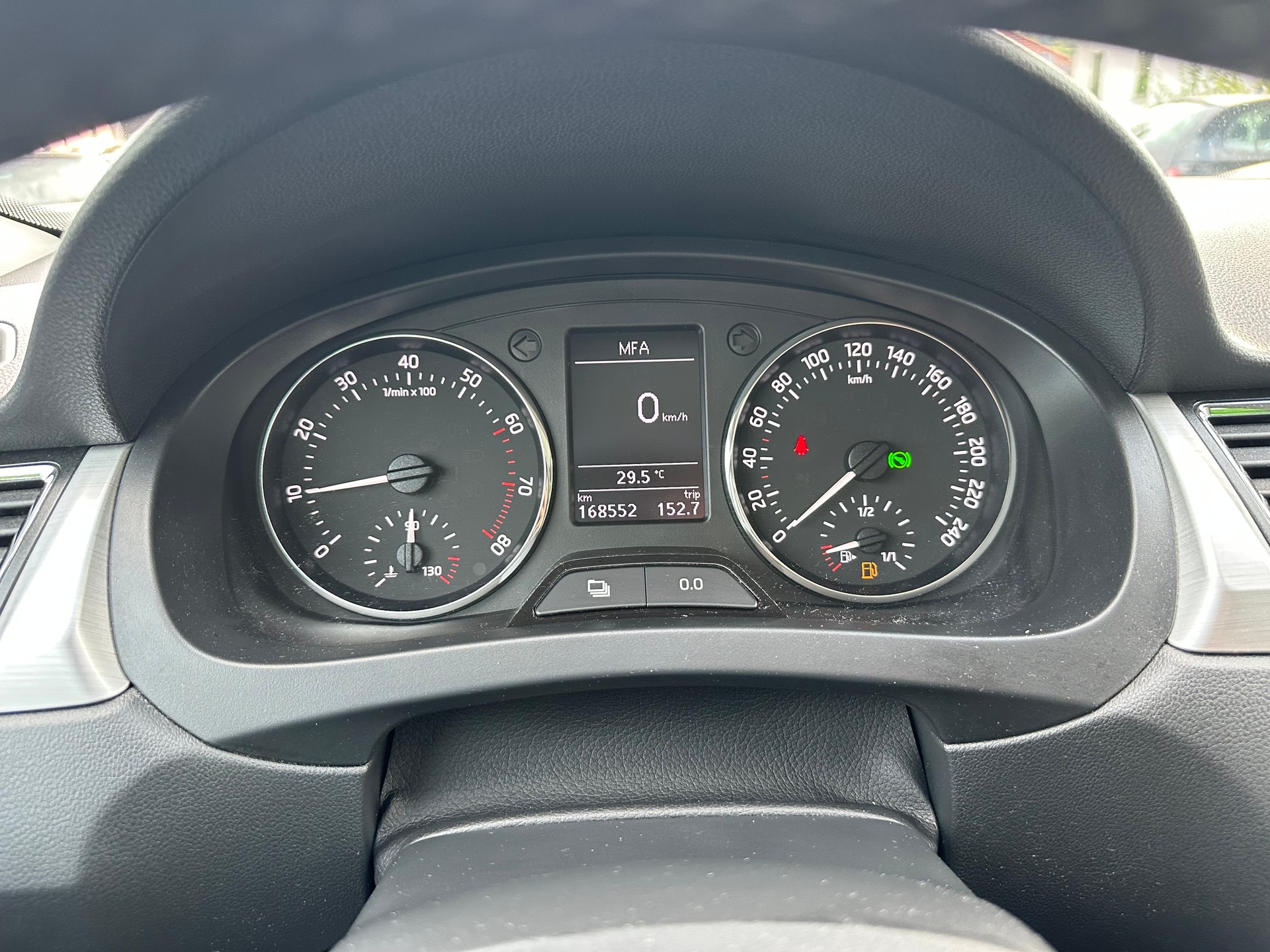 SKODA Rapid Spaceback 1.4 TSI Active DSG-image-11