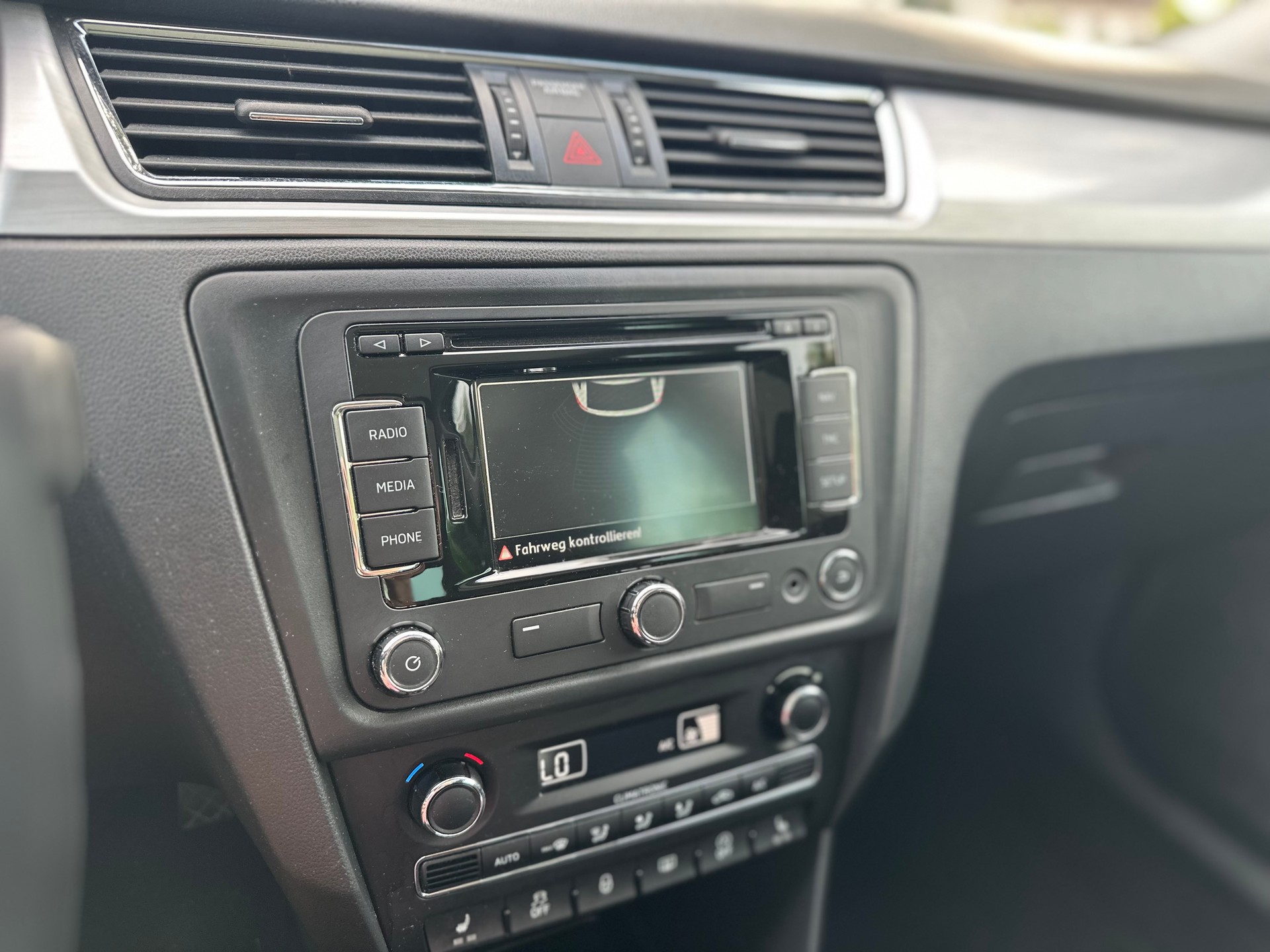 SKODA Rapid Spaceback 1.4 TSI Active DSG-image-13