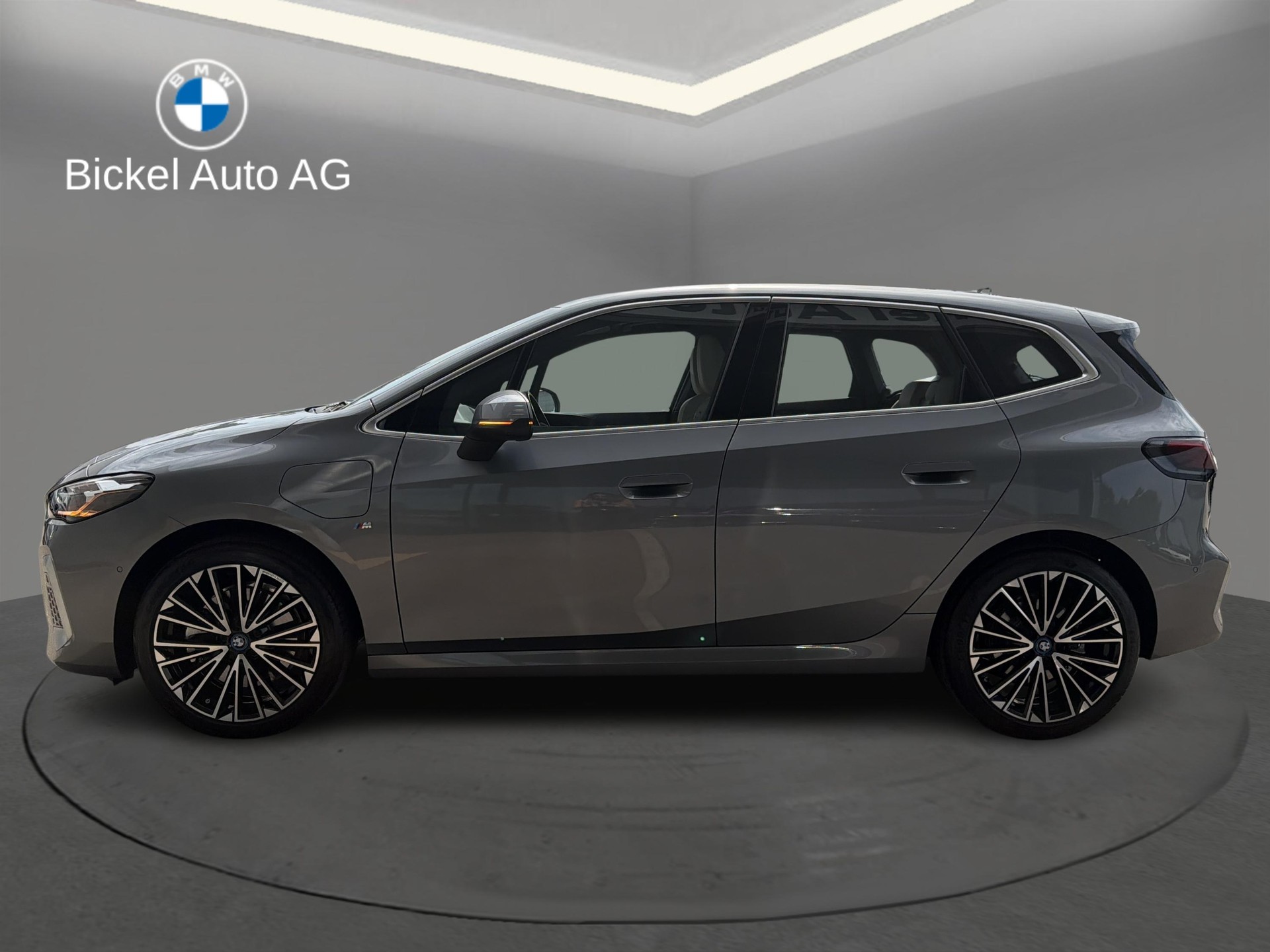BMW 230e xDrive M Sport-showroom-element-3