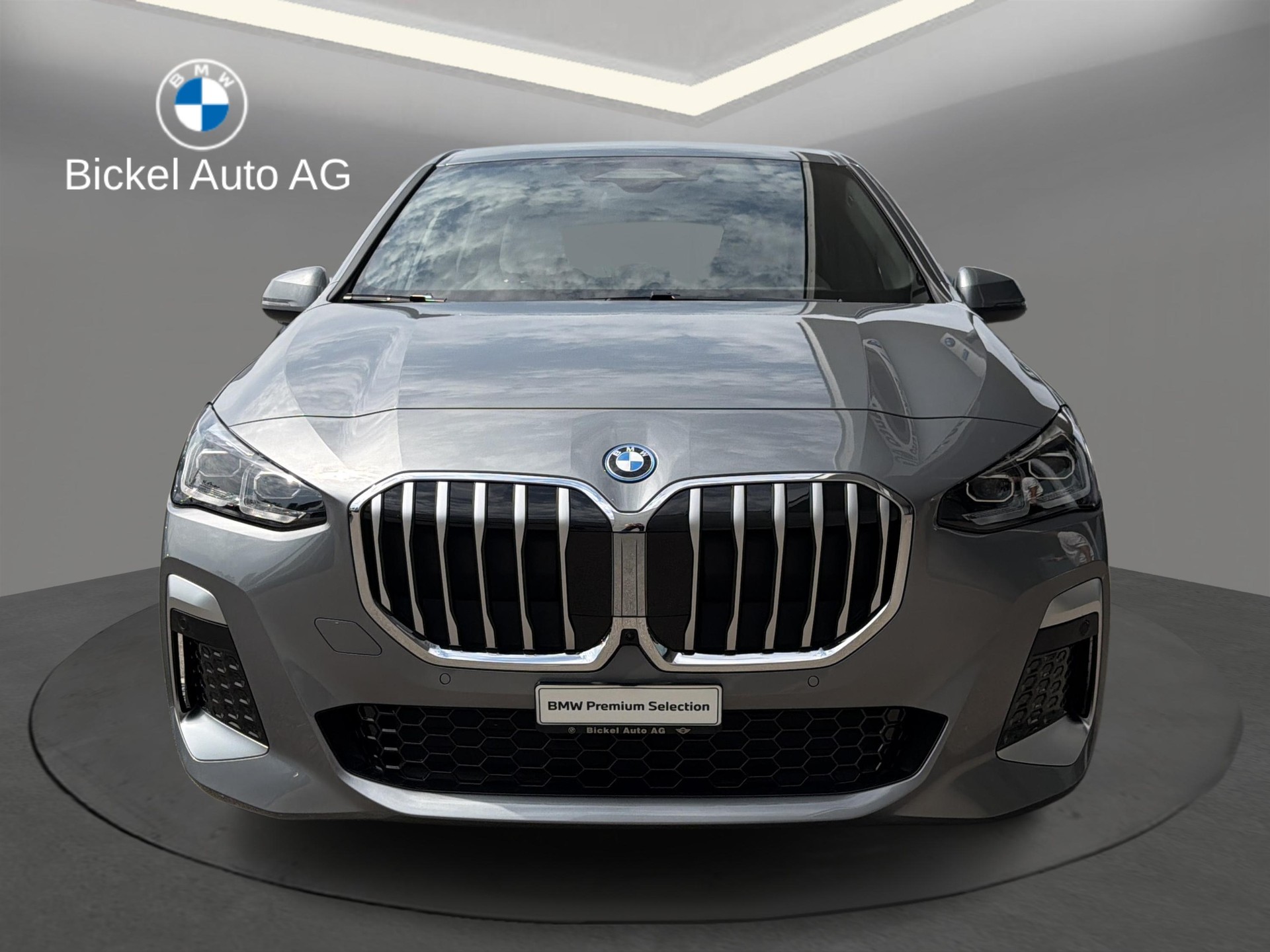 BMW 230e xDrive M Sport-showroom-element-2