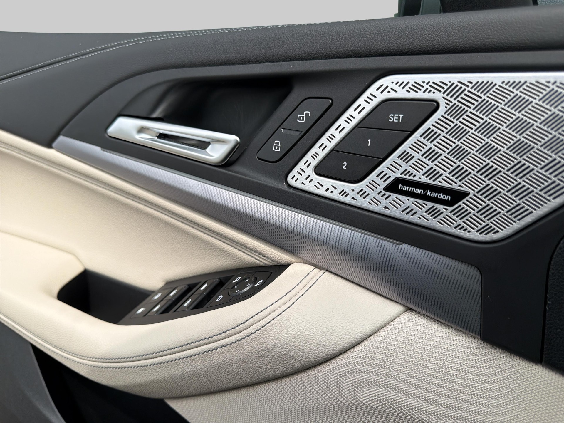 BMW 230e xDrive M Sport-image-20