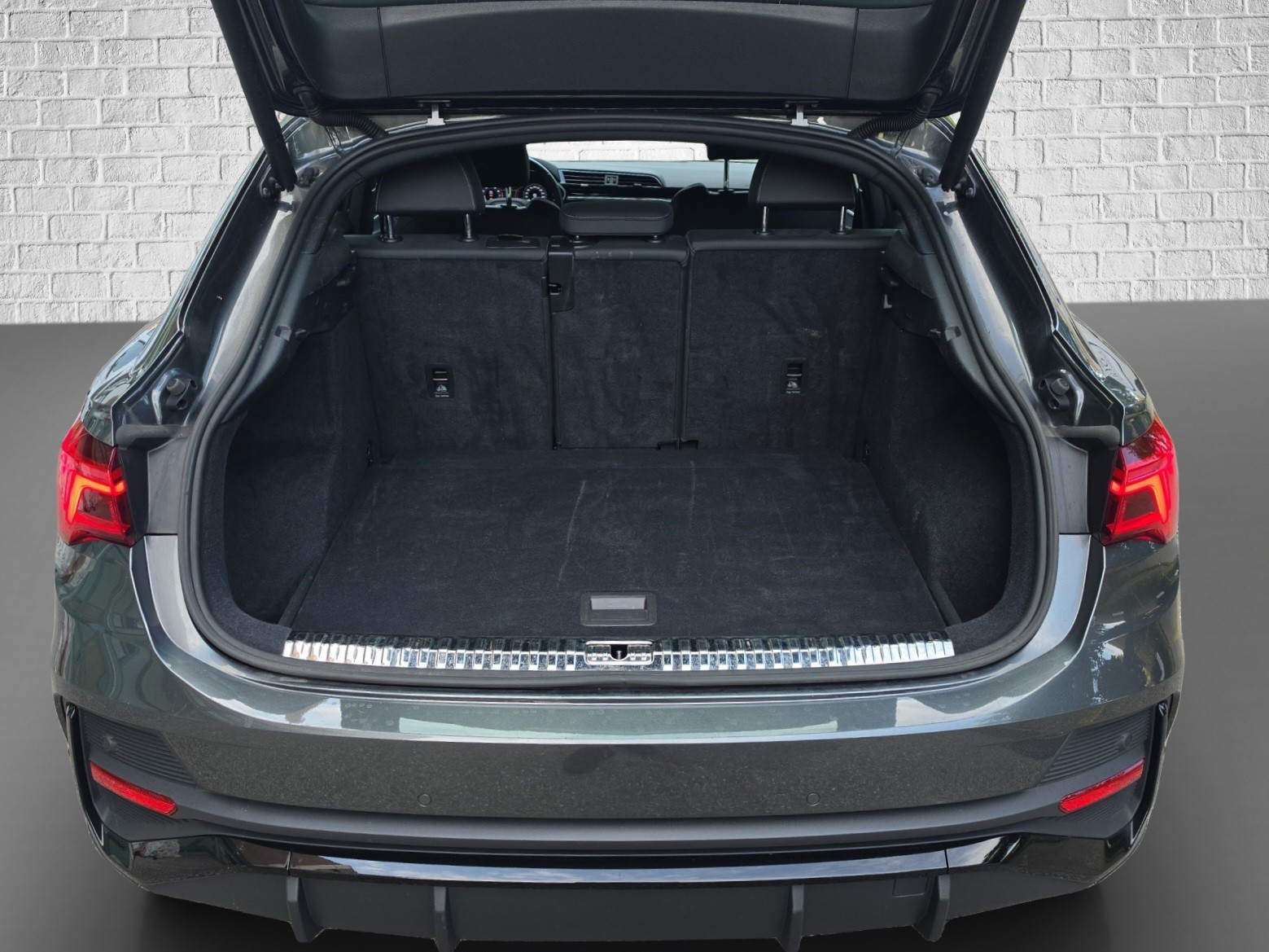 AUDI Q3 Sportback 35 TFSI S line Attraction S-tronic-image-17