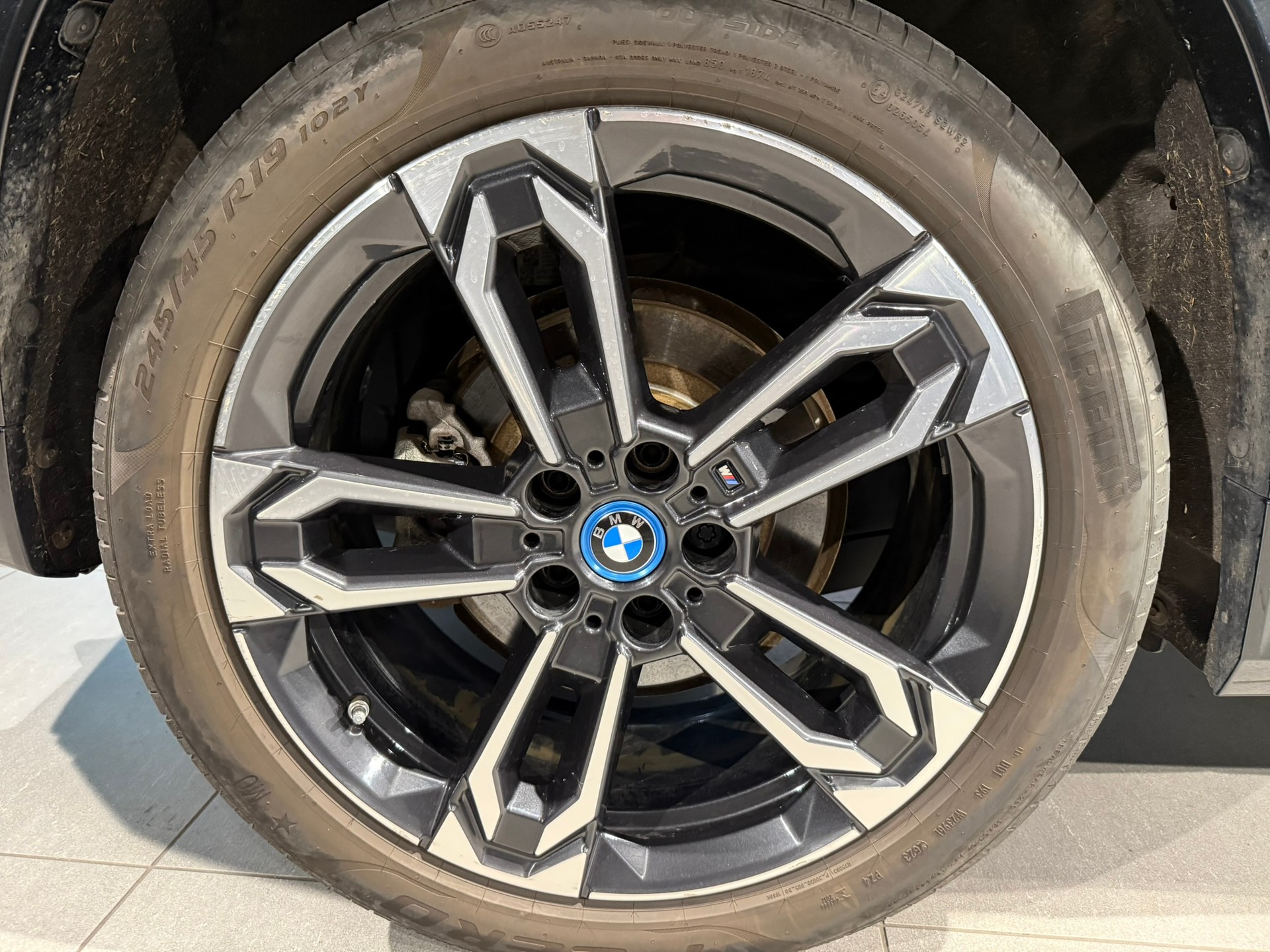 BMW iX1 xDrive 30 M Sport-image-11