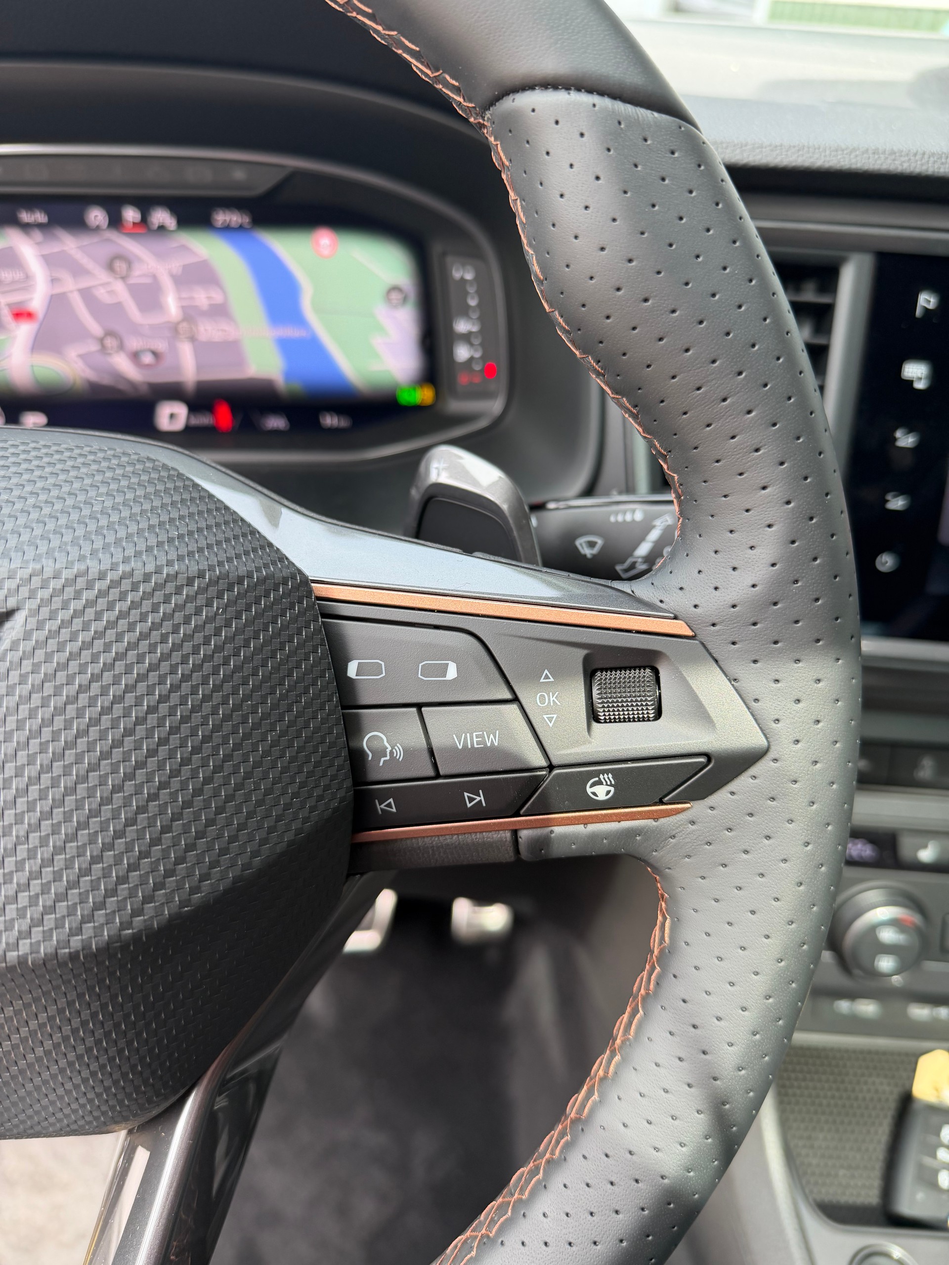 CUPRA Ateca 1.5 TSI DSG 150 PS mit Anhängerkupplung und Panoramadach 5 Jahre Werksgarantie und 41 % Rabatt !-image-4