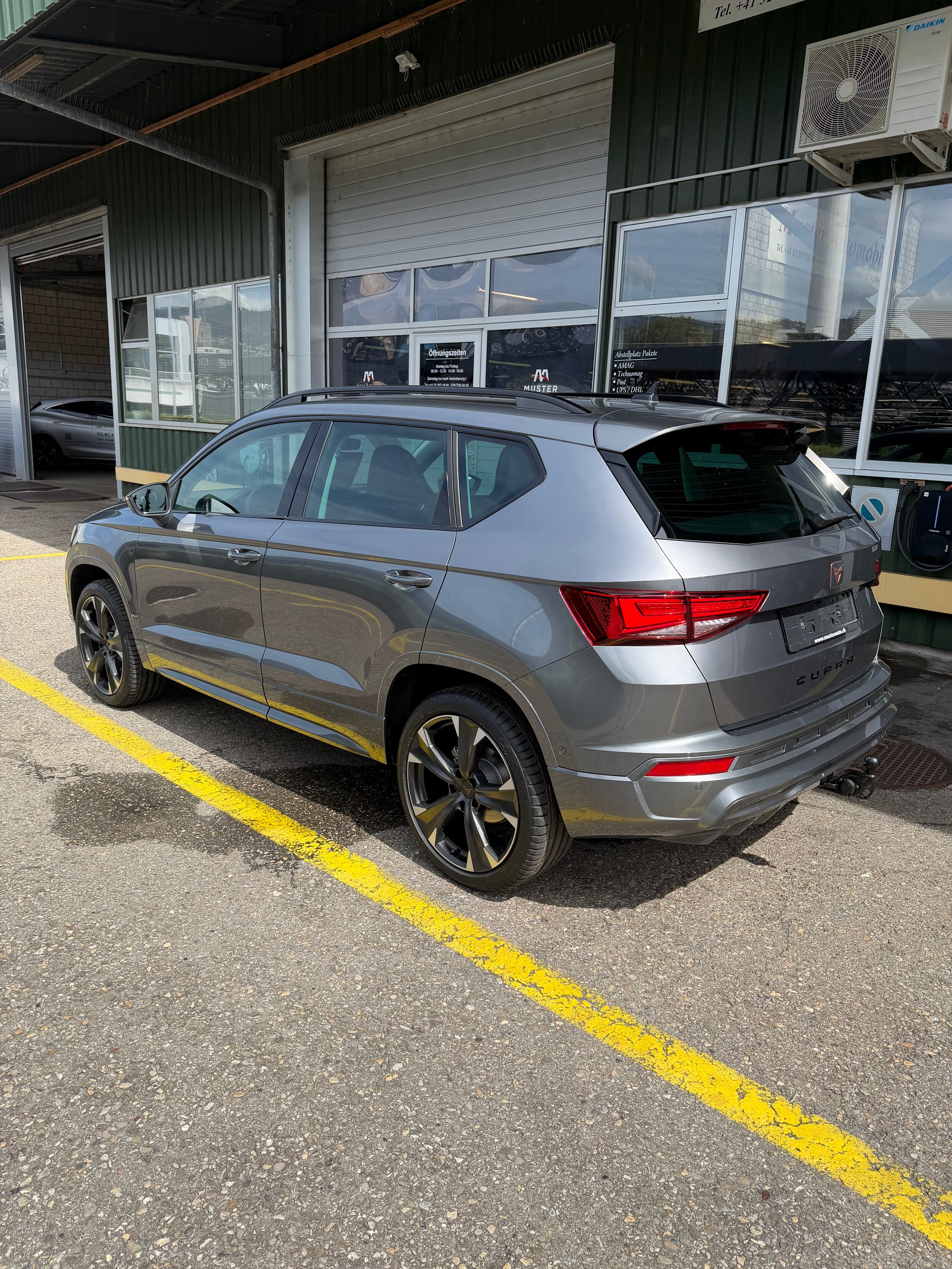 CUPRA Ateca 1.5 TSI DSG 150 PS mit Anhängerkupplung und Panoramadach 5 Jahre Werksgarantie und 41 % Rabatt !-showroom-element-1