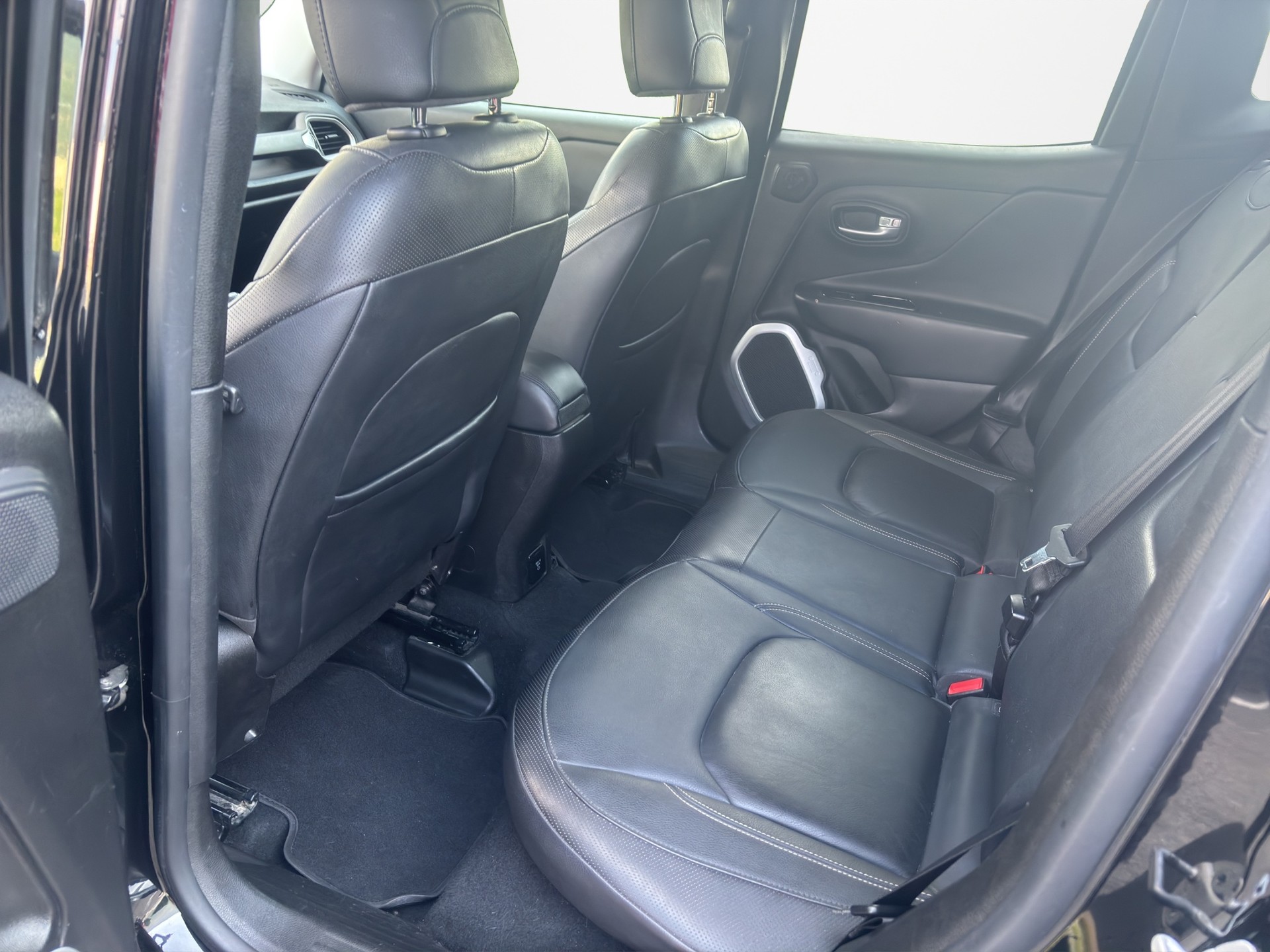 JEEP Renegade 1.4 Turbo Limited AWD-image-10