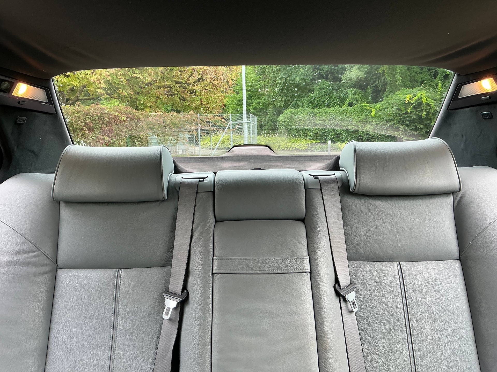 BMW 740i-image-10