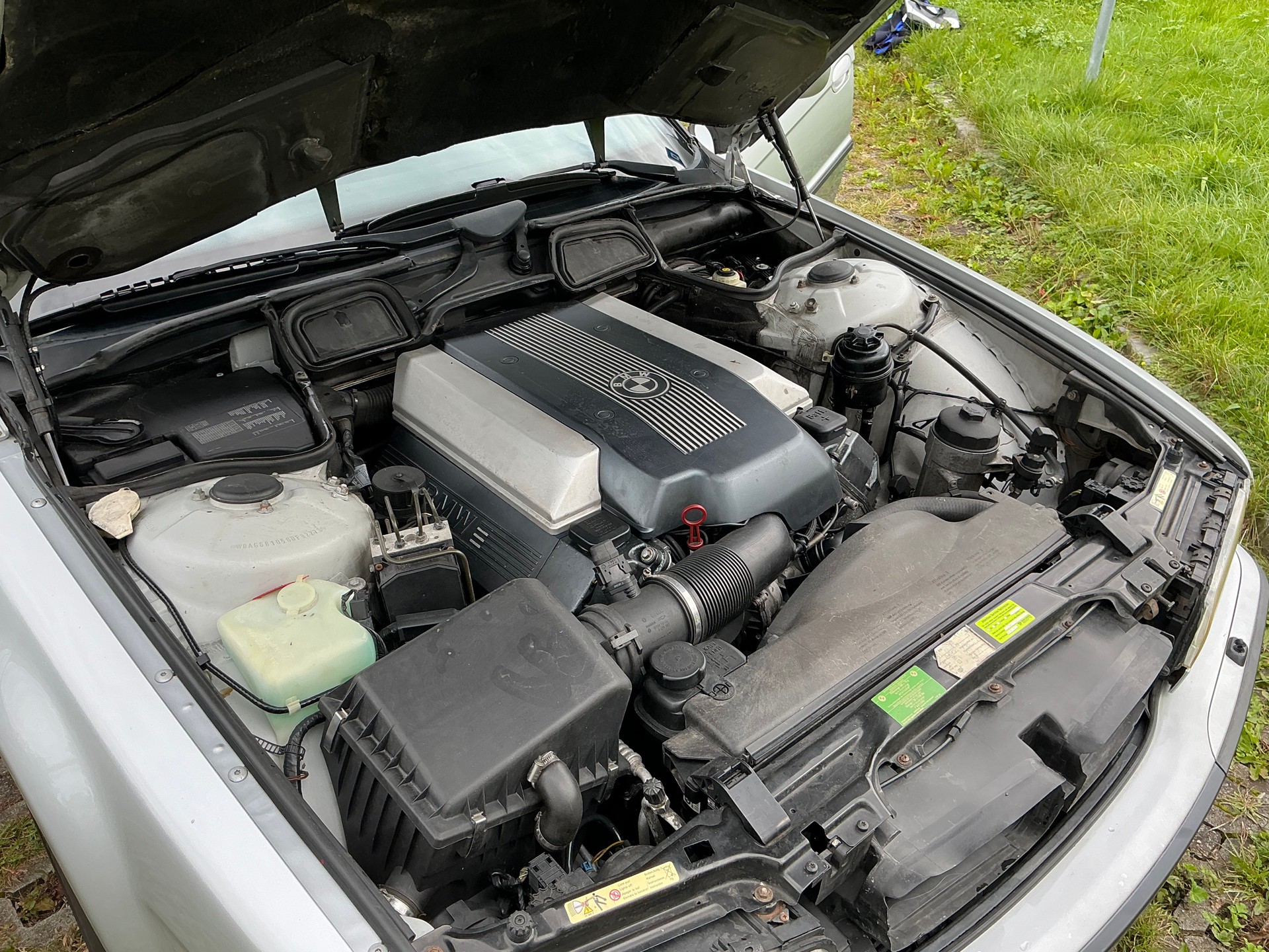 BMW 740i-image-11
