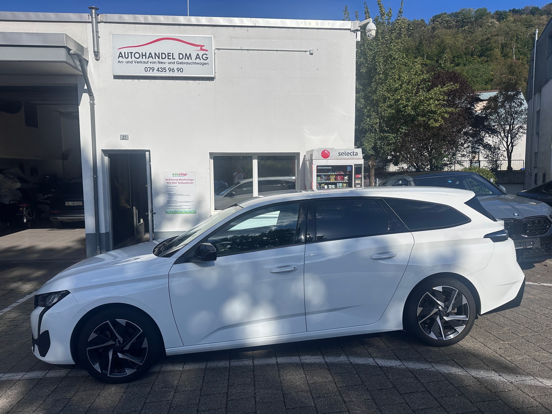 PEUGEOT 308 SW 1.5 BlueHDI Allure EAT8-showroom-element-2