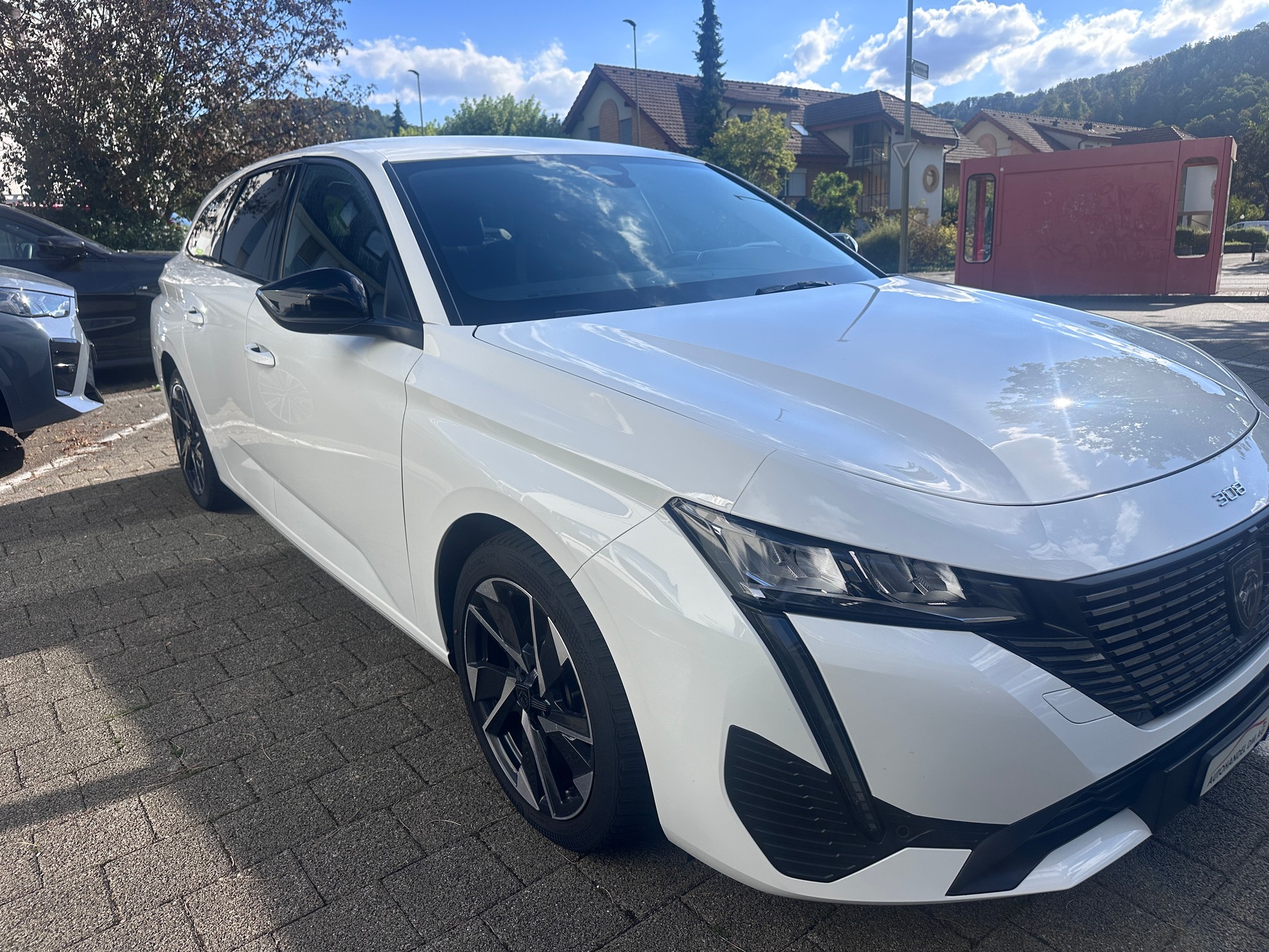 PEUGEOT 308 SW 1.5 BlueHDI Allure EAT8-image-7