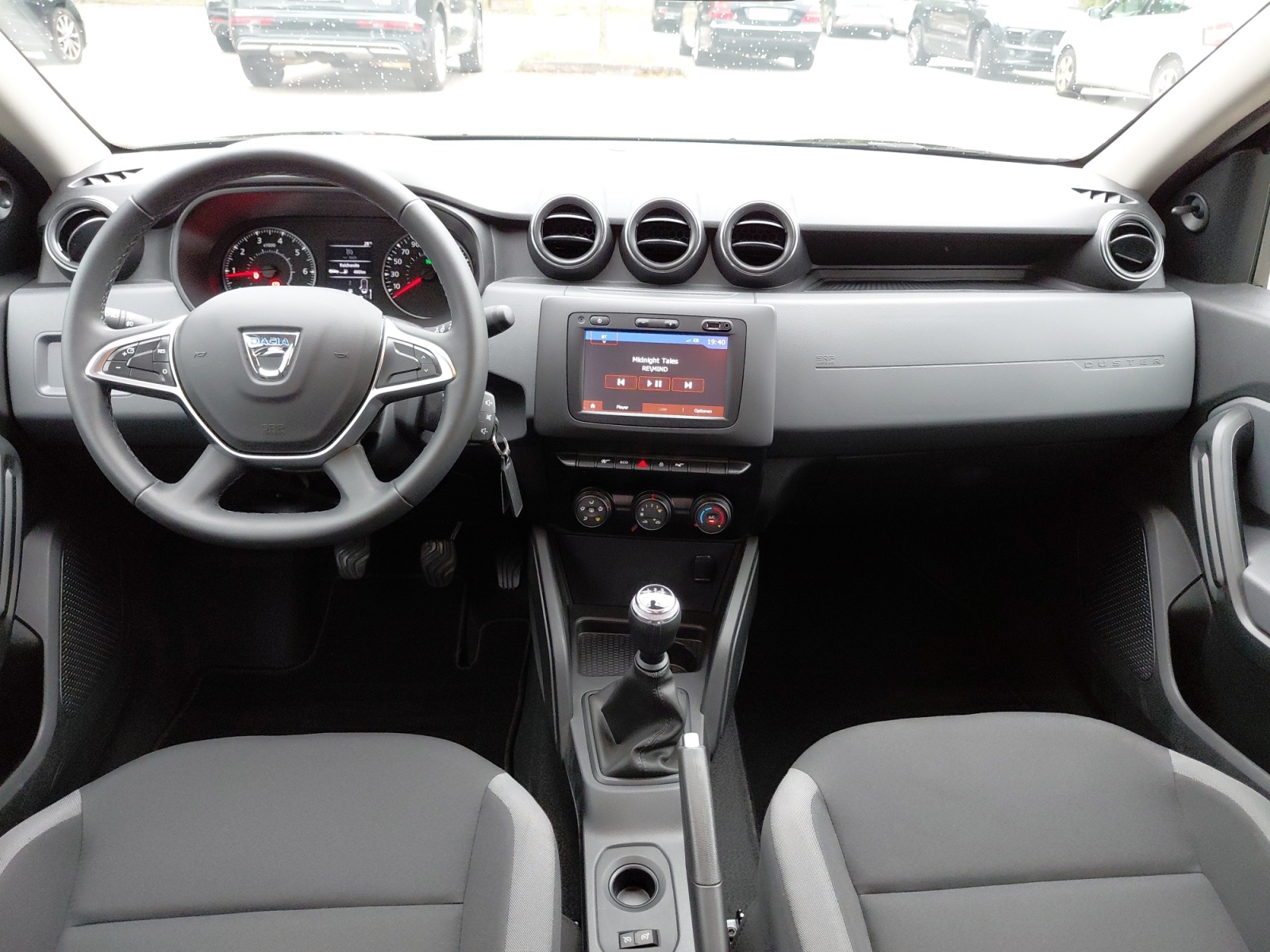DACIA Duster SCe 115 Comfort 4x2 * Neuzustand* Frisch ab MFK 10.08.2026 * 1. Hand * Navi * Klima * Tempomat-image-14