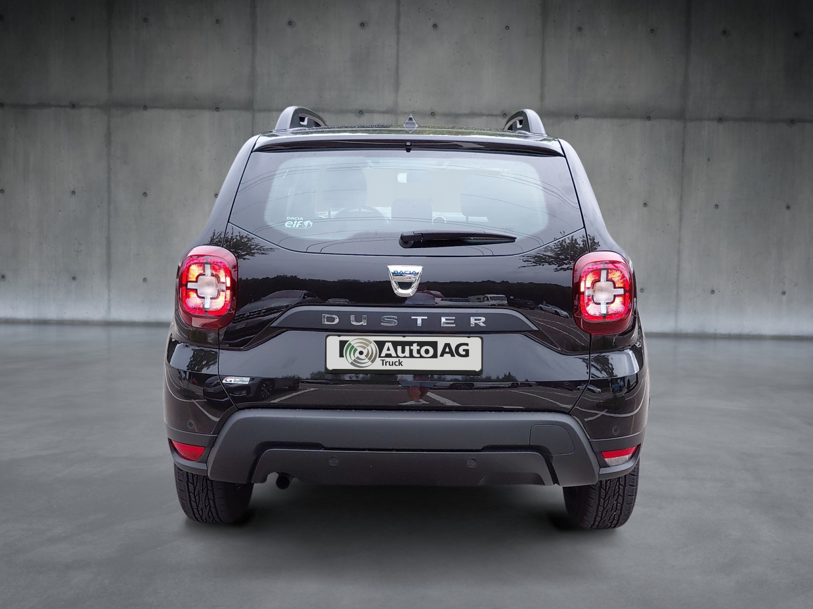 DACIA Duster SCe 115 Comfort 4x2 * Neuzustand* Frisch ab MFK 08.2026 * 1. Hand * Navi * Klima * Tempomat-showroom-element-2