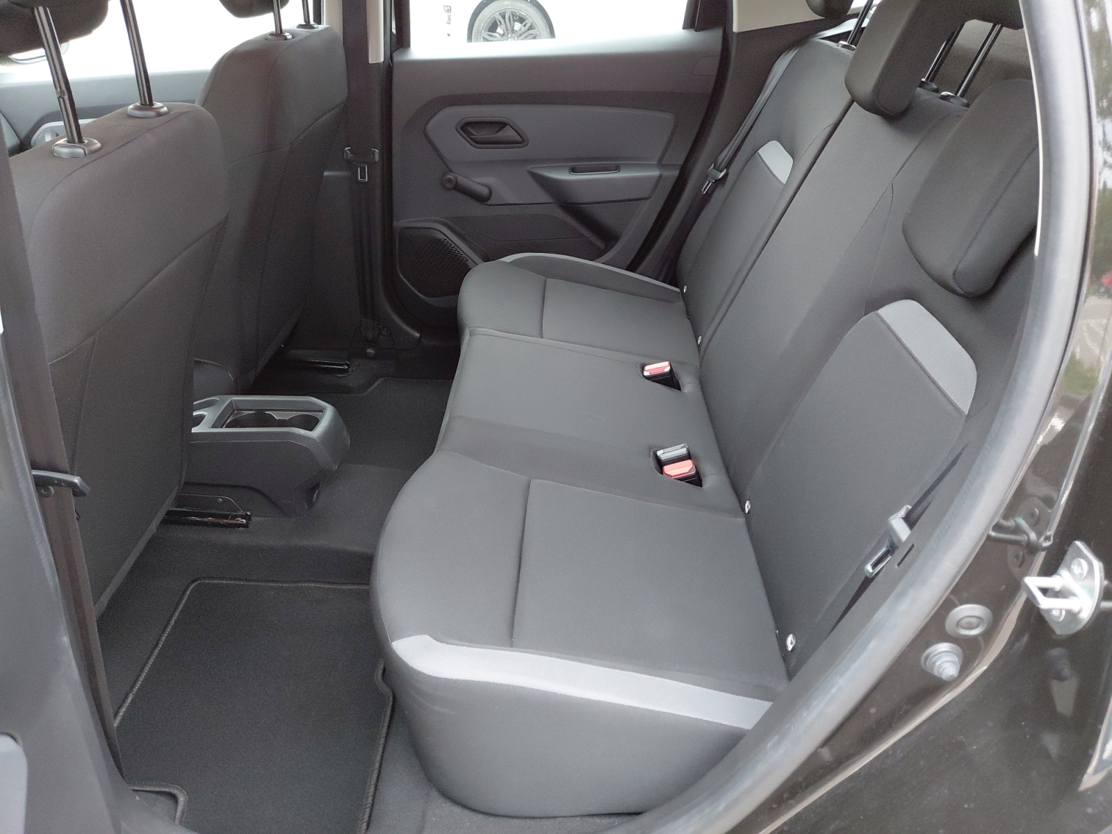 DACIA Duster SCe 115 Comfort 4x2 * Neuzustand* Frisch ab MFK 10.08.2026 * 1. Hand * Navi * Klima * Tempomat-image-16