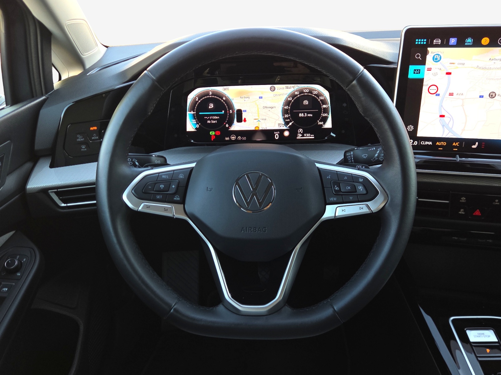 VW Golf Variant 2.0 TDI Style DSG-image-9