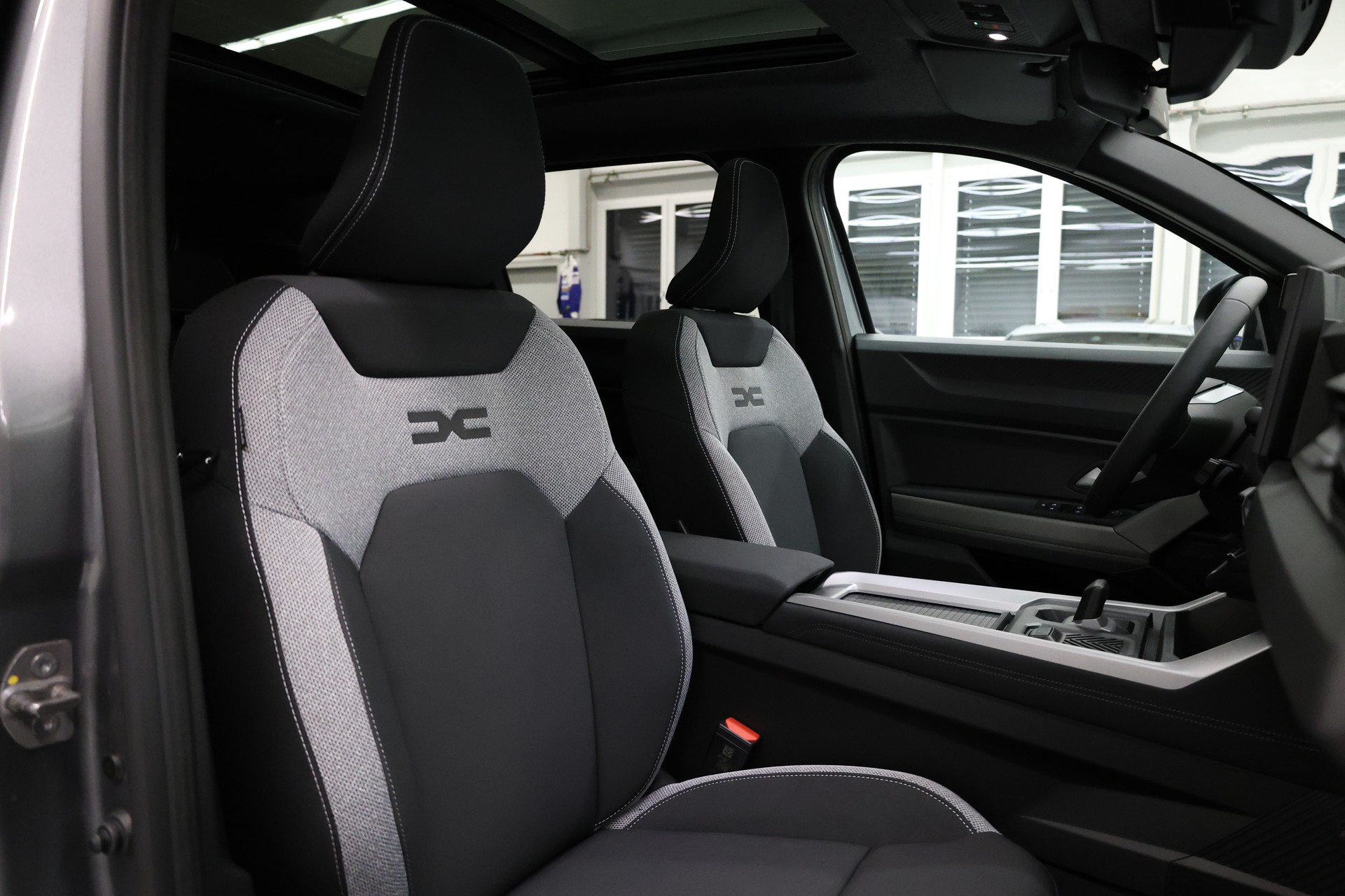 DACIA Bigster 1.8 Hybrid Journey-image-16