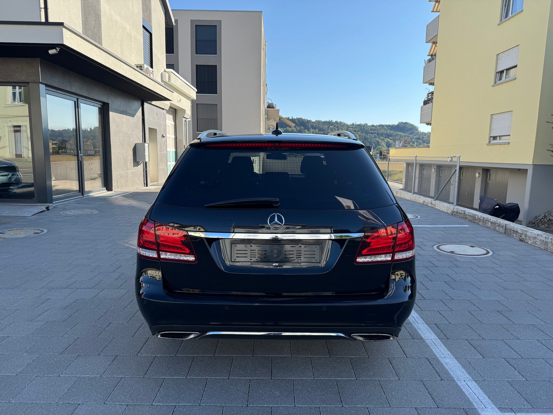 MERCEDES-BENZ E 200 CDI BlueEfficiency Elégance 7G-Tronic-showroom-element-3