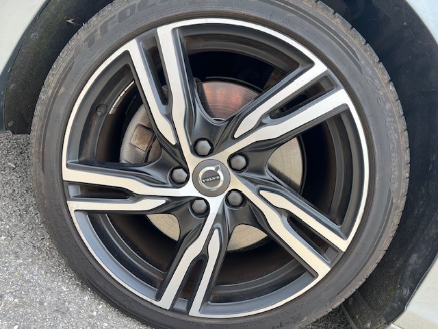 VOLVO V40 T2 Momentum R-Design Geartronic-image-15