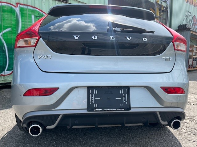 VOLVO V40 T2 Momentum R-Design Geartronic-image-7