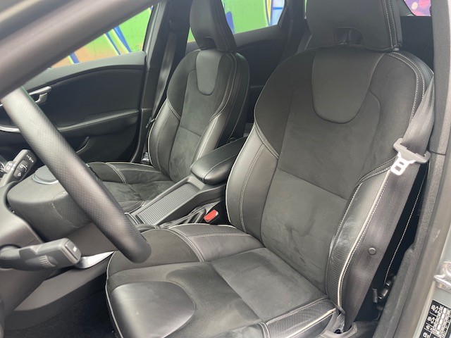 VOLVO V40 T2 Momentum R-Design Geartronic-image-9