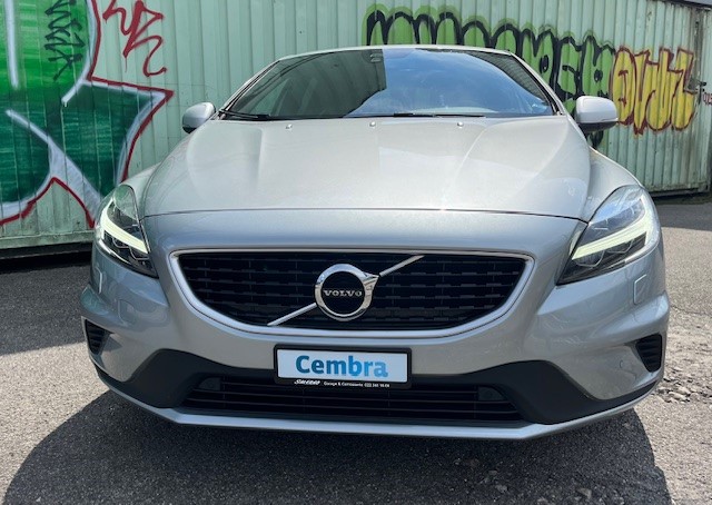 VOLVO V40 T2 Momentum R-Design Geartronic-image-1