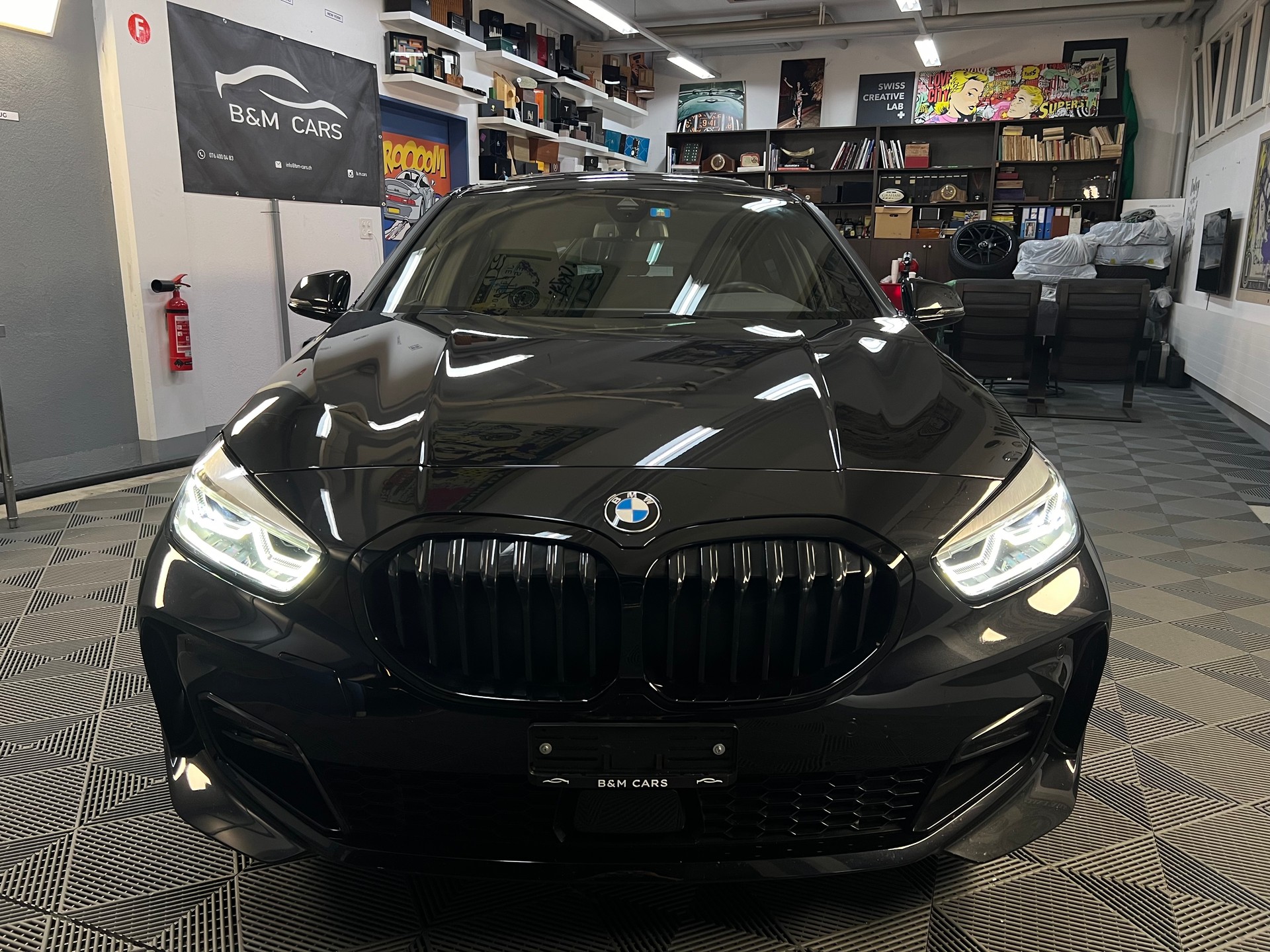 BMW 120i Pure M Sport Steptronic *CH* *Gratis Service bis 100'000KM*-showroom-element-1
