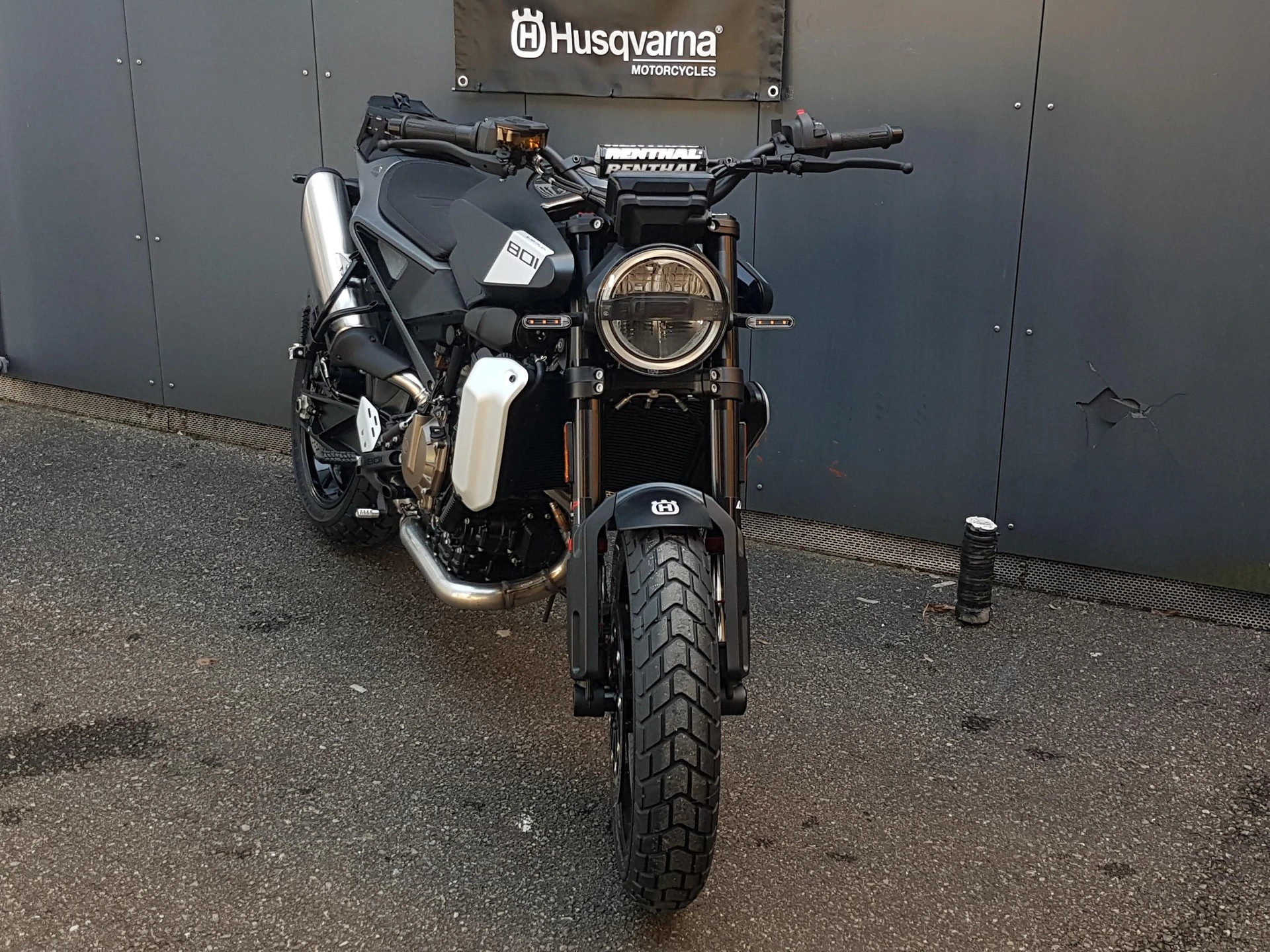 HUSQVARNA SVARTPILEN 801-image-2