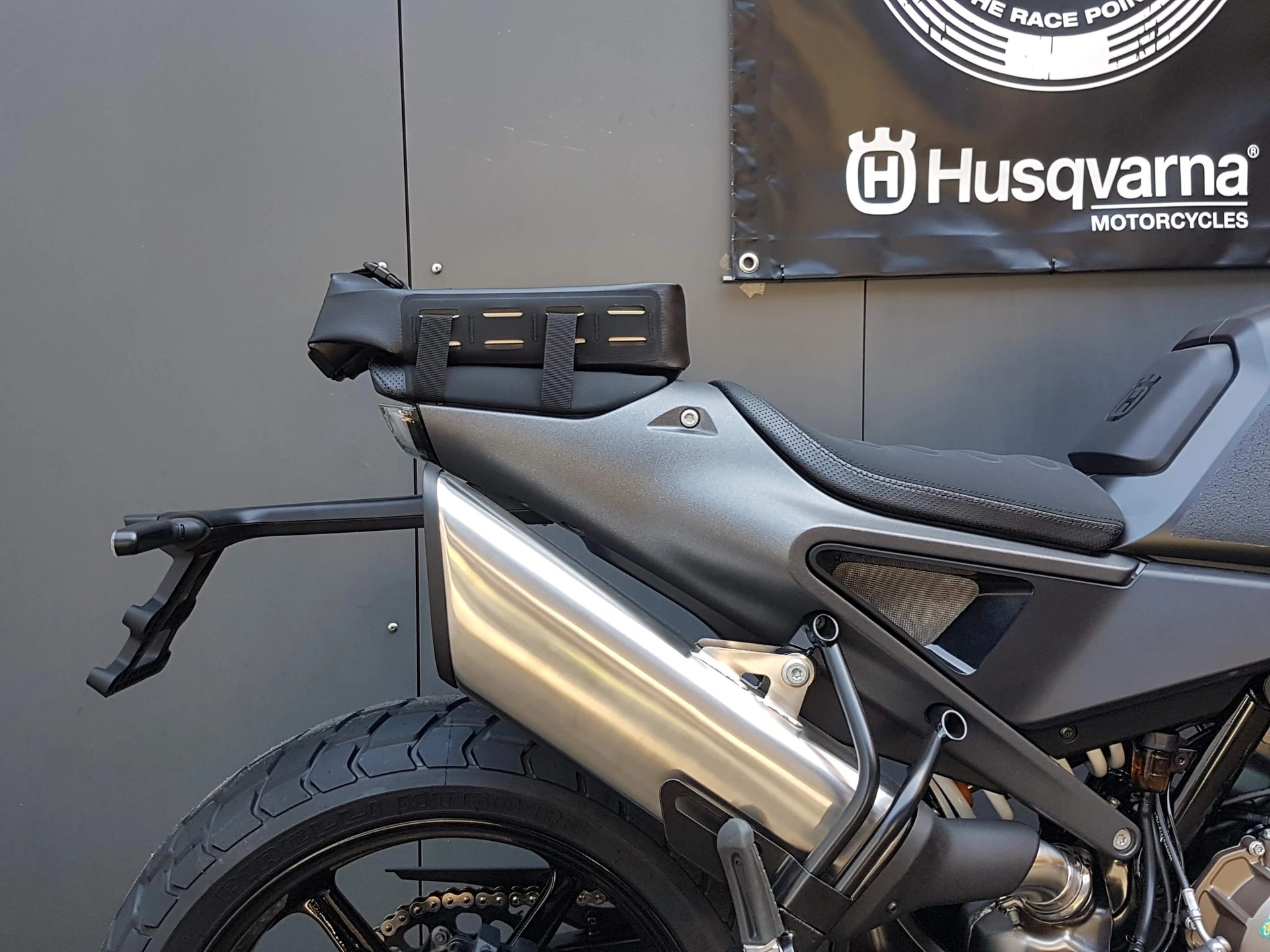 HUSQVARNA SVARTPILEN 801-image-4