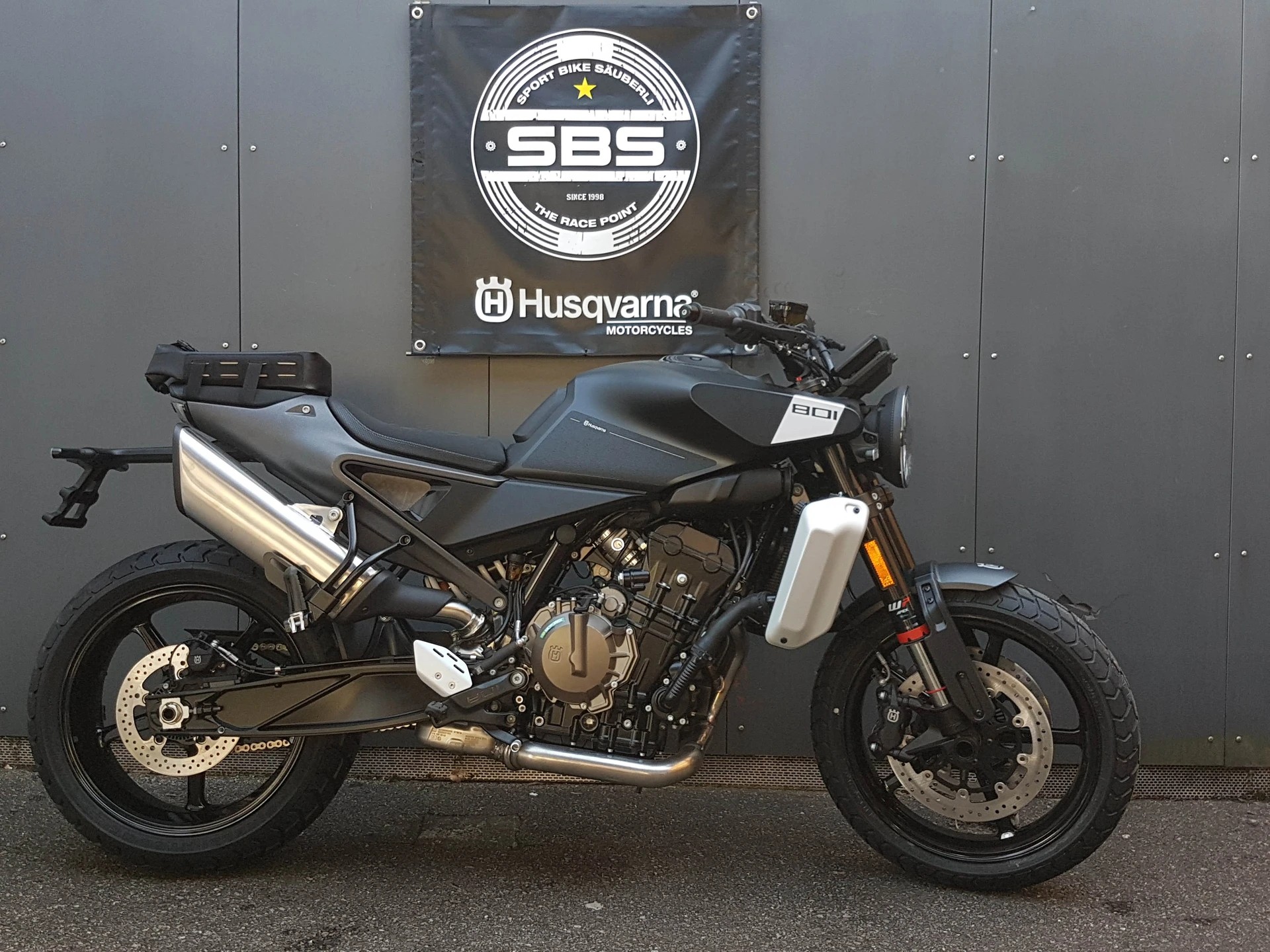 HUSQVARNA SVARTPILEN 801-image-0