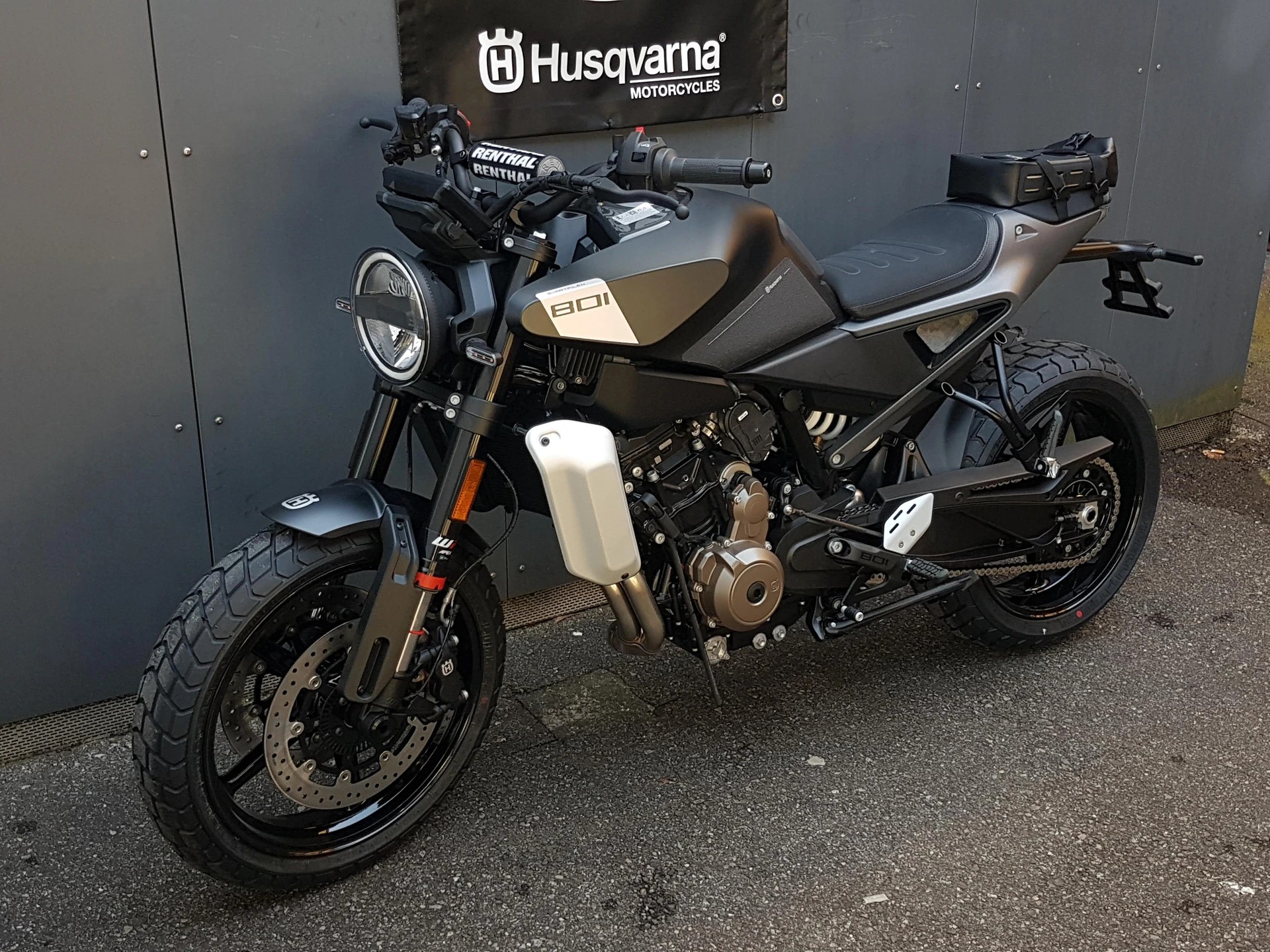 HUSQVARNA SVARTPILEN 801-image-3