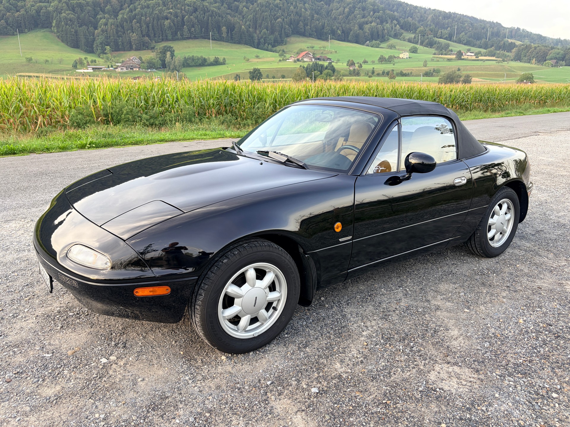 MAZDA 1.6i Black Special