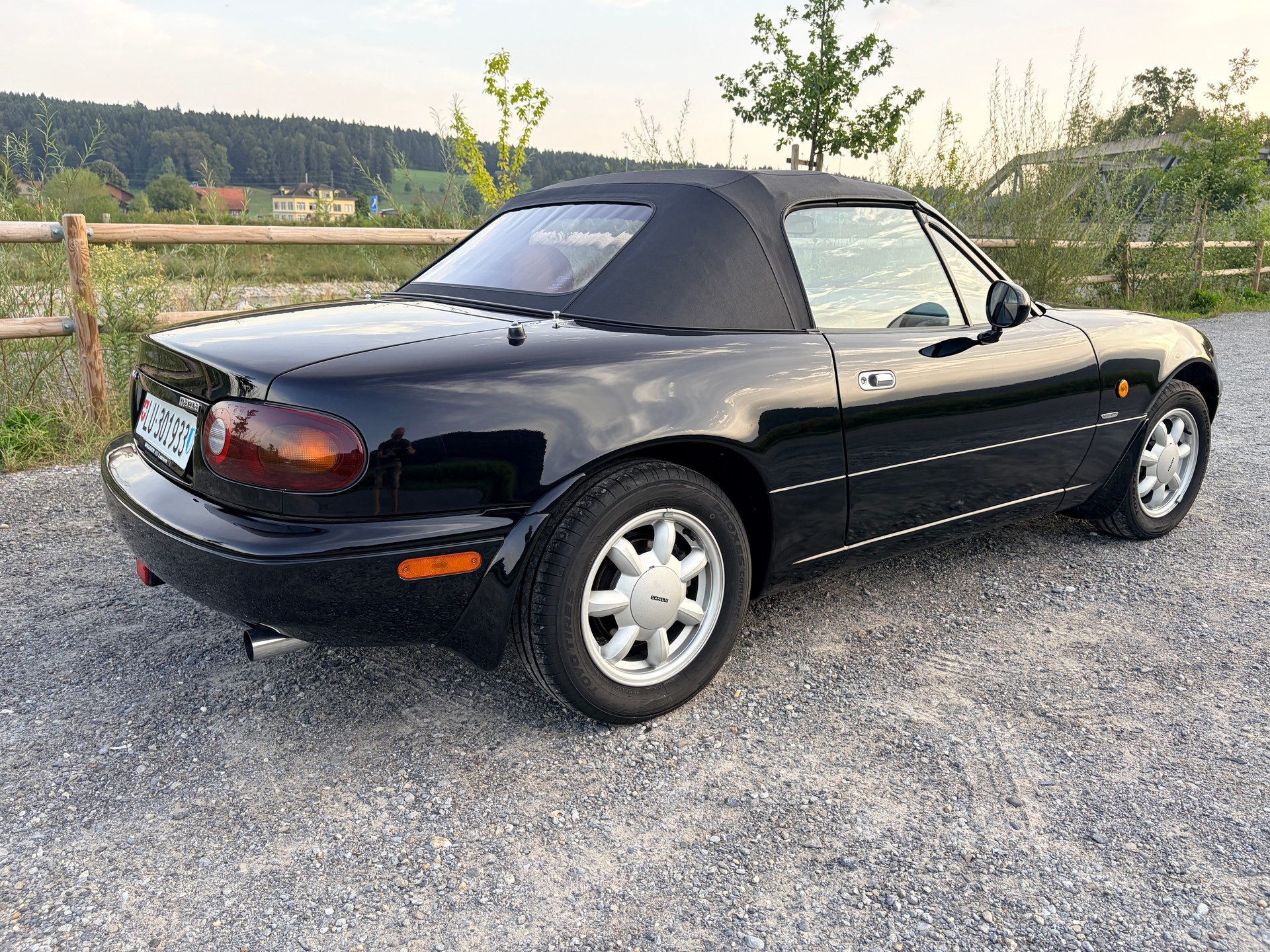 MAZDA 1.6i Black Special-image-2