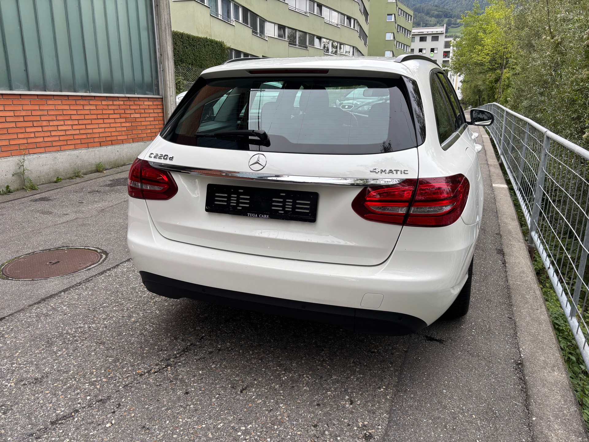 MERCEDES-BENZ C 220 d Swiss Star Exclusive 4Matic 9G-Tronic-showroom-element-3