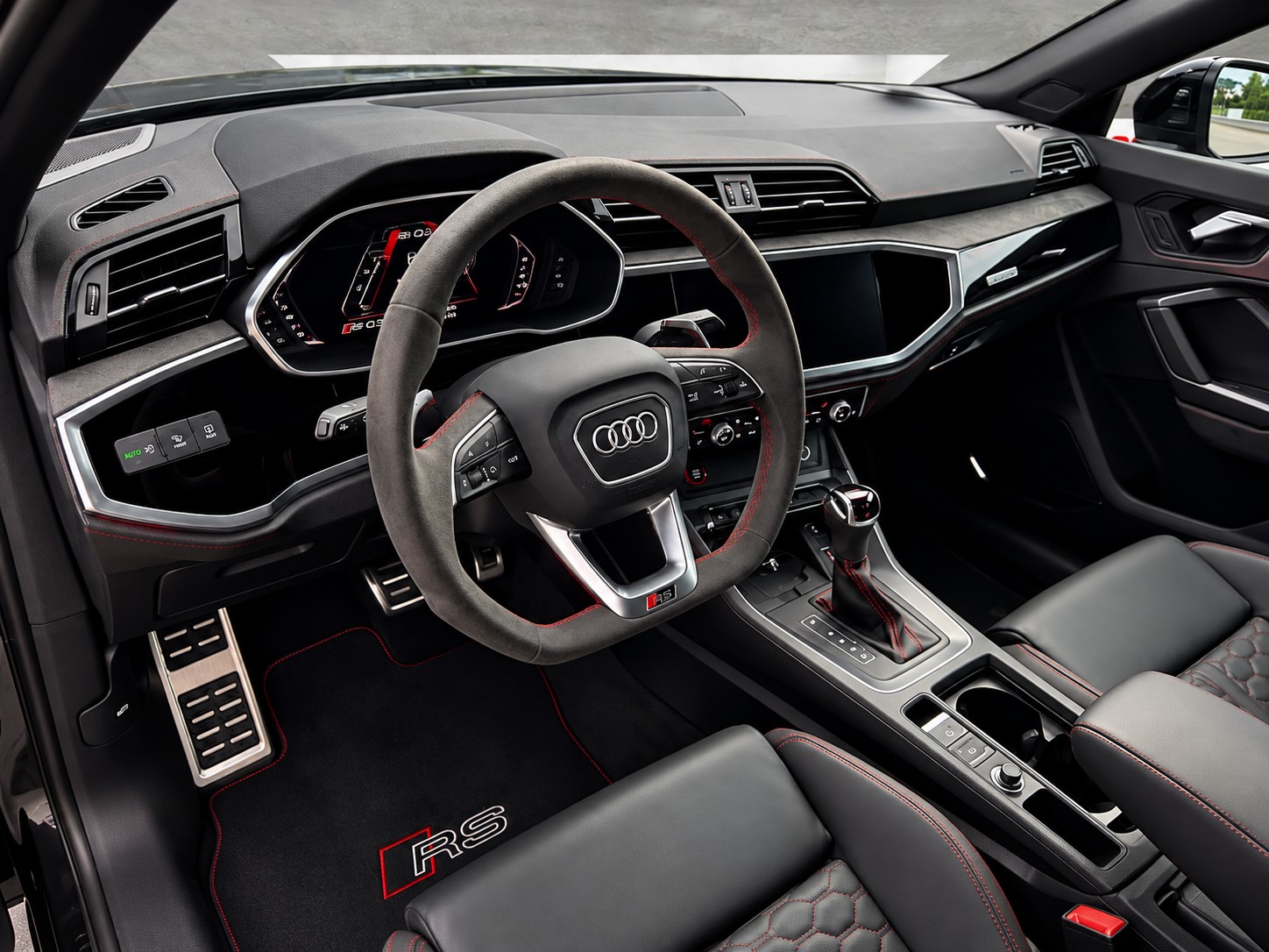 AUDI RS Q3 Sportback quattro S tronic-image-4