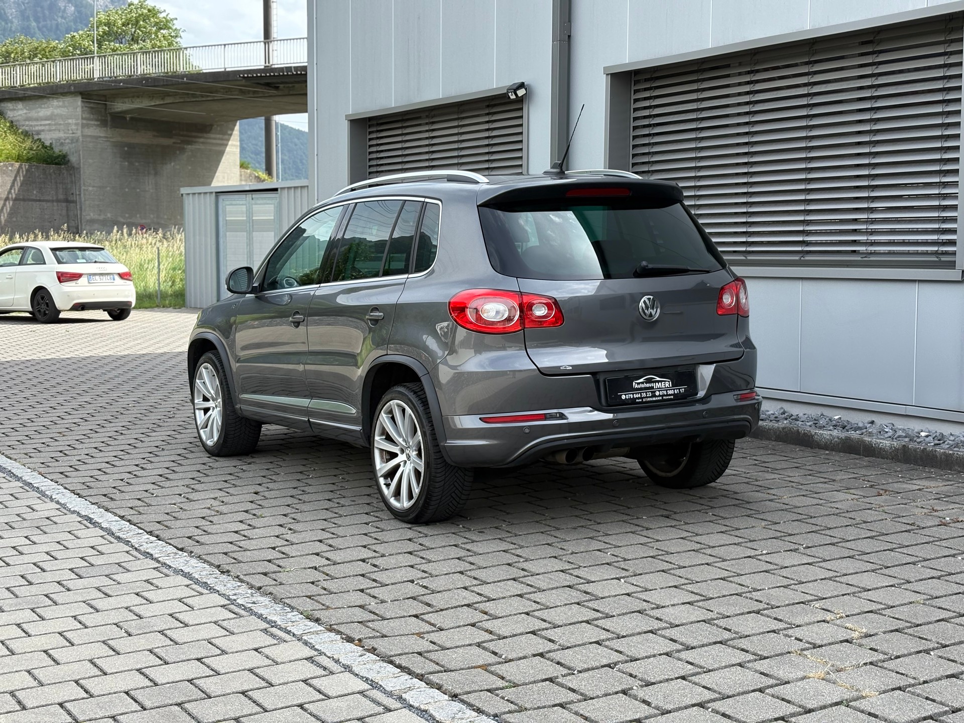 VW Tiguan 2.0 TDI 4MOTION DSG R-Line-image-5