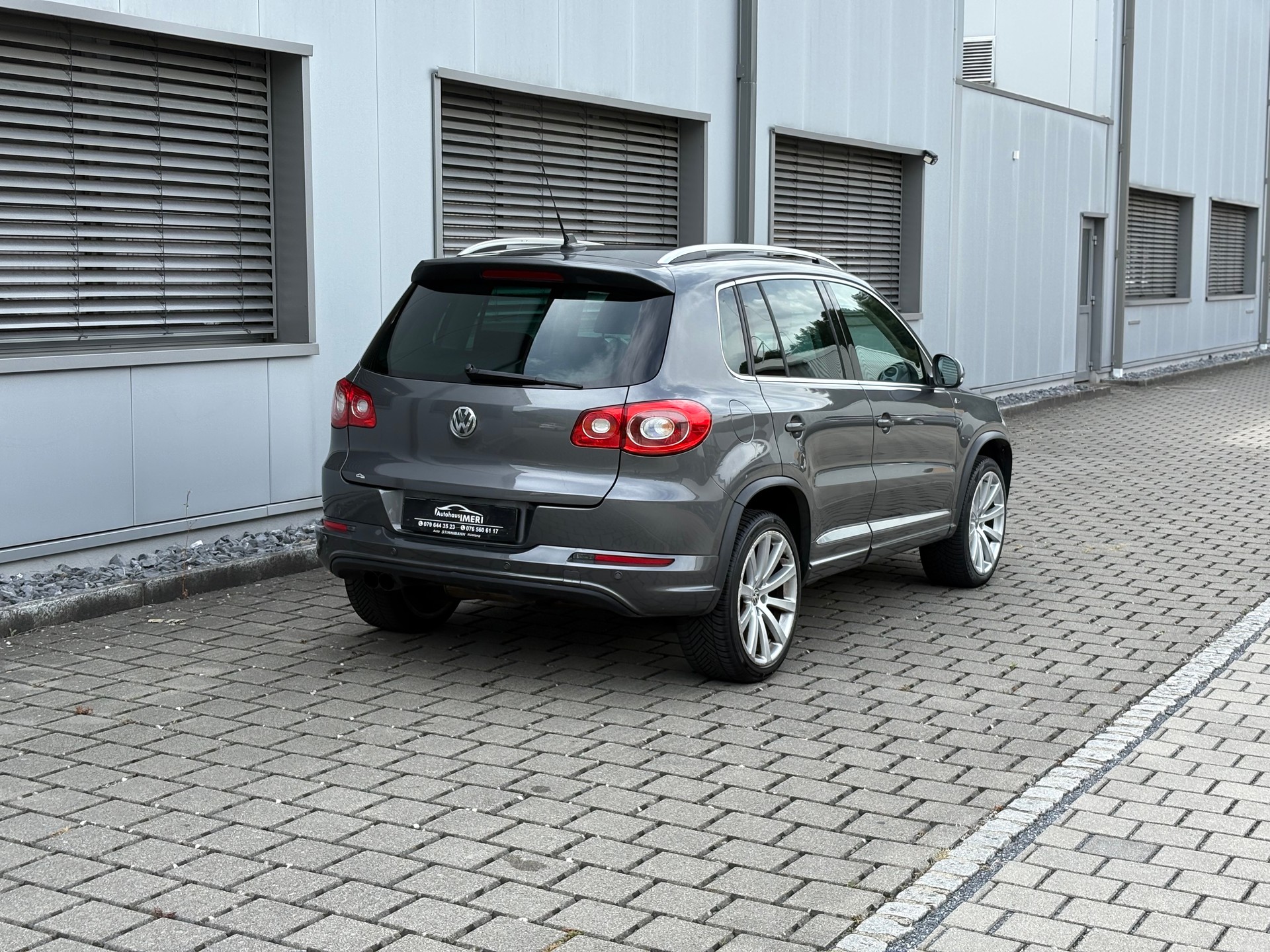 VW Tiguan 2.0 TDI 4MOTION DSG R-Line-image-9