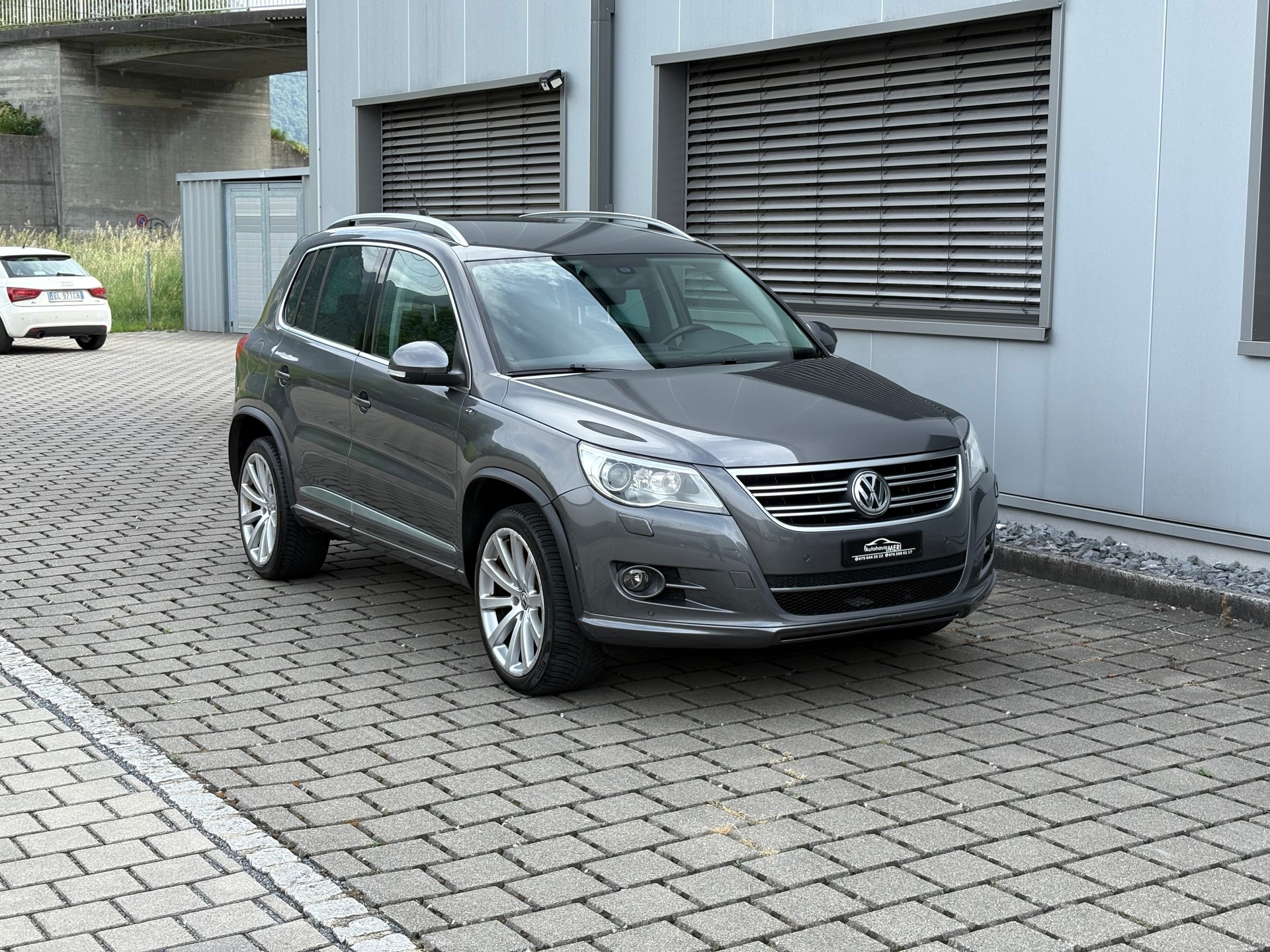 VW Tiguan 2.0 TDI 4MOTION DSG R-Line-image-4