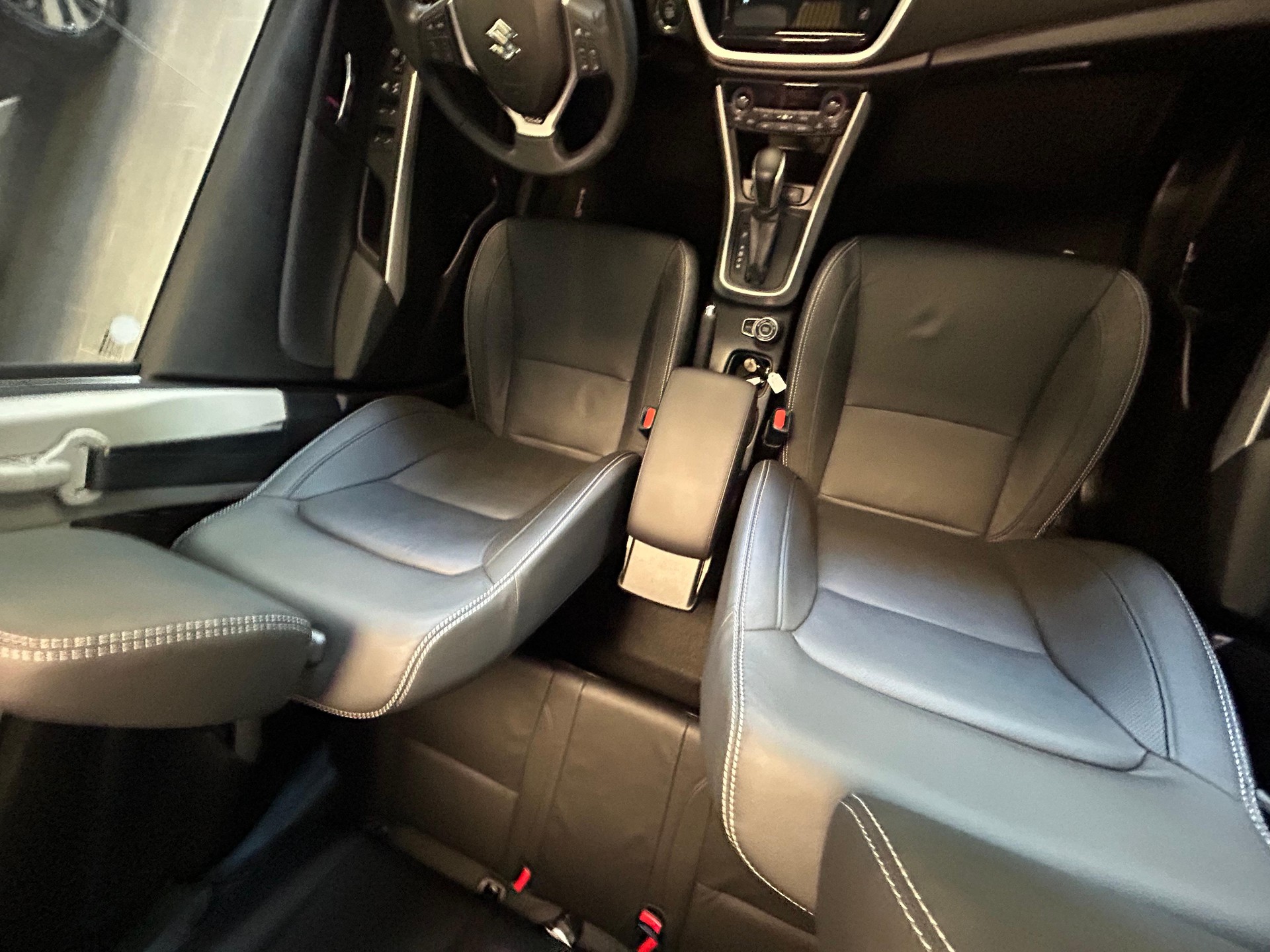SUZUKI SX4 S-Cross 1.4 T Piz Sulai Top Hybrid 4x4-showroom-element-1