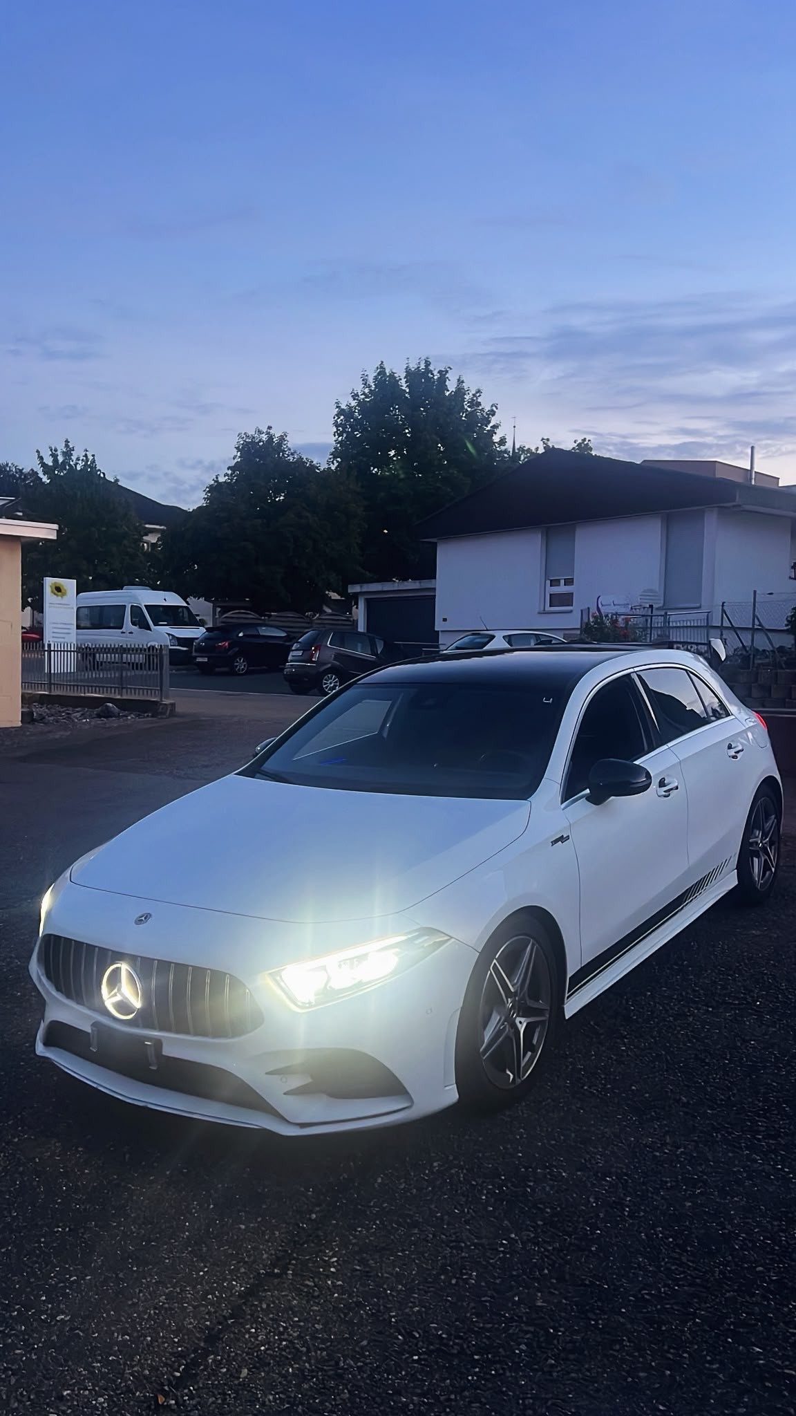 MERCEDES-BENZ A 200 AMG Line